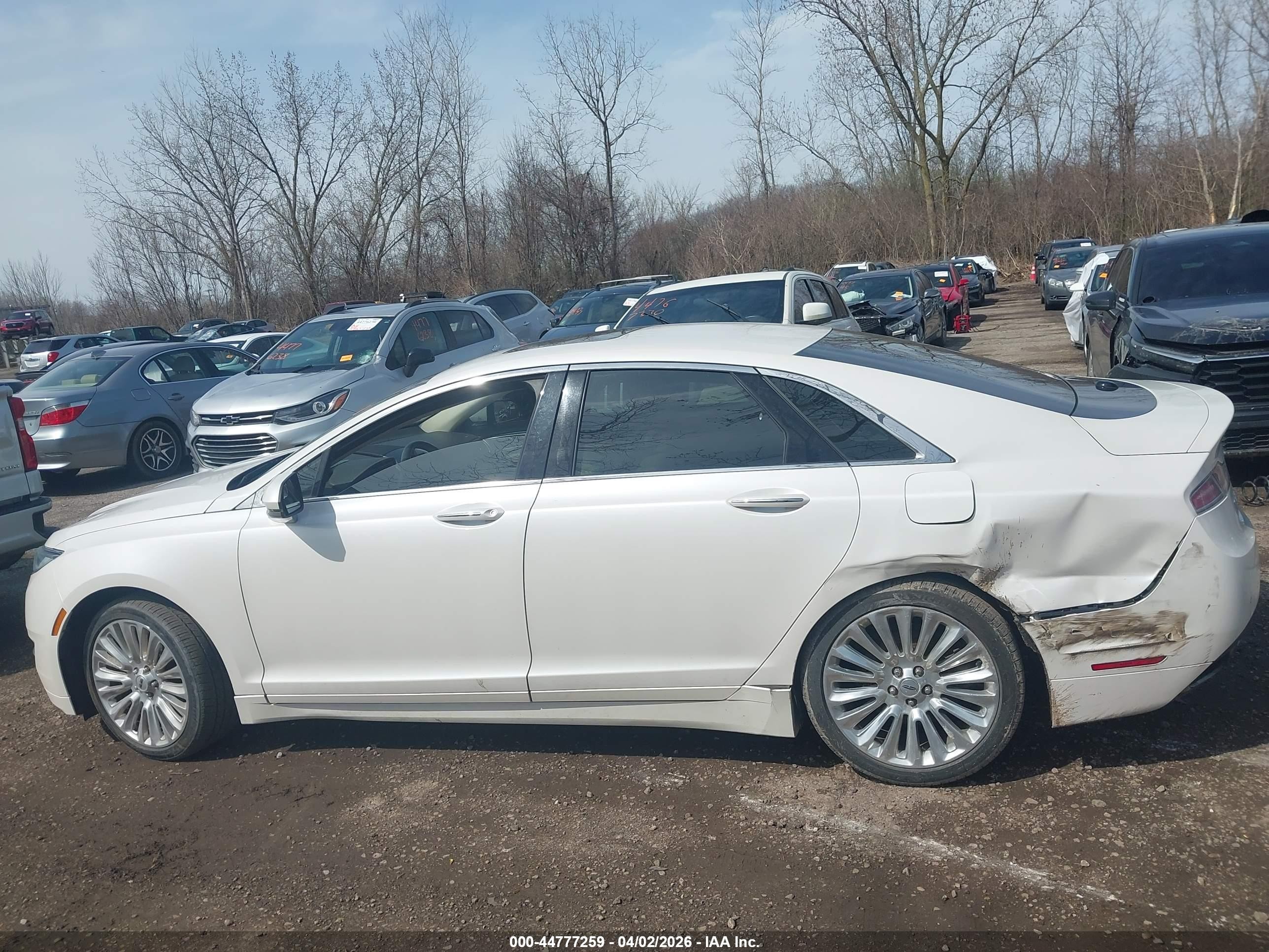 2016 Lincoln Mkz   White vin: 3LN6L2J99GR615632