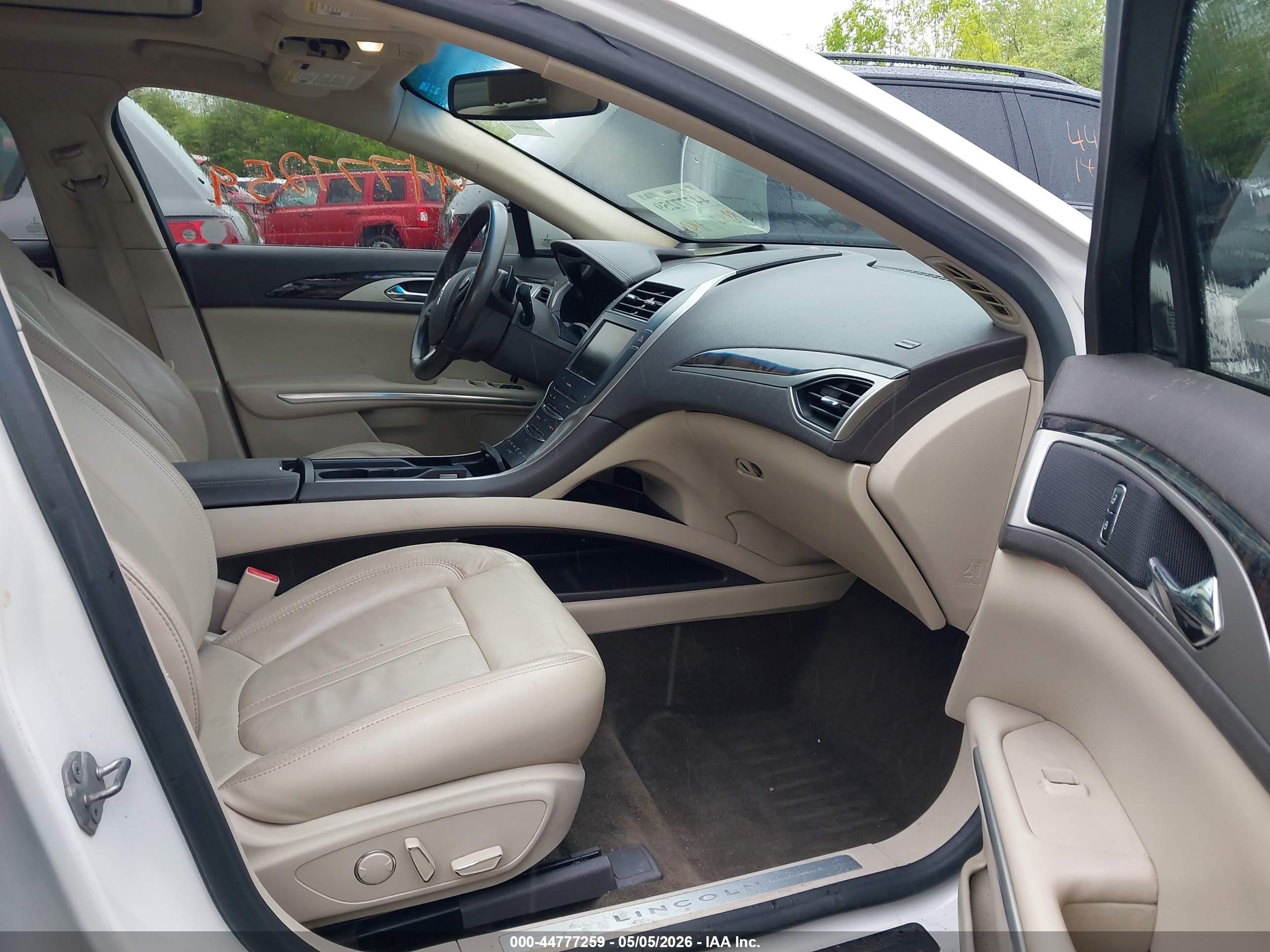 2016 Lincoln Mkz   White vin: 3LN6L2J99GR615632