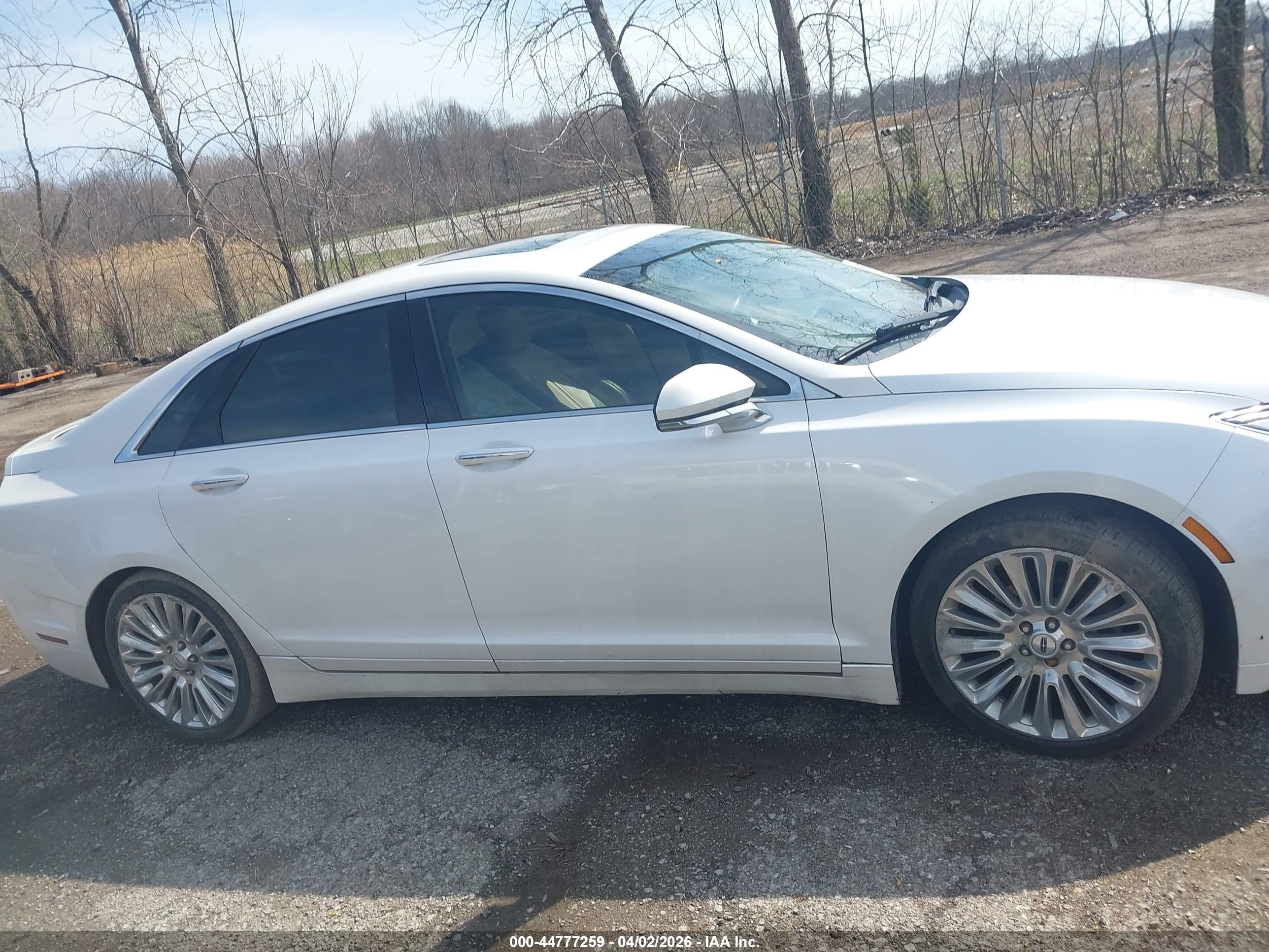 2016 Lincoln Mkz   White vin: 3LN6L2J99GR615632