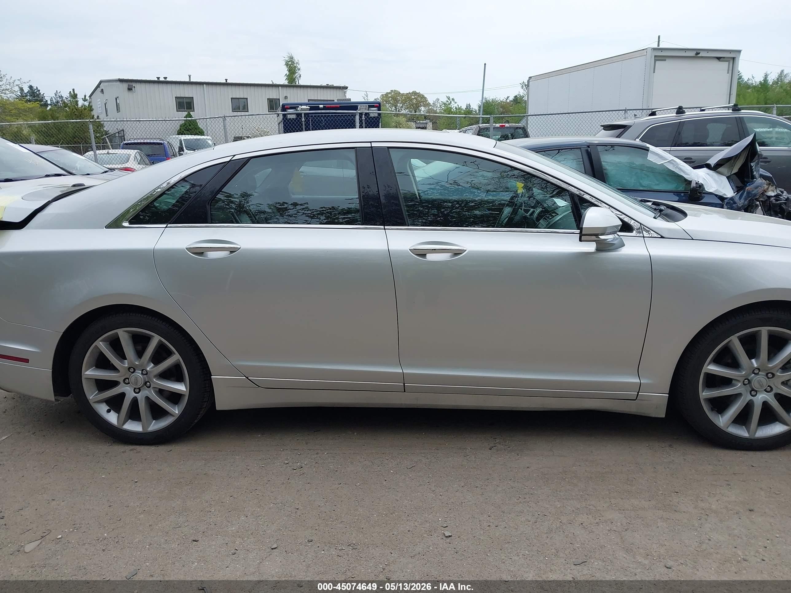 2016 Lincoln Mkz Silver vin: 3LN6L2J9XGR630821
