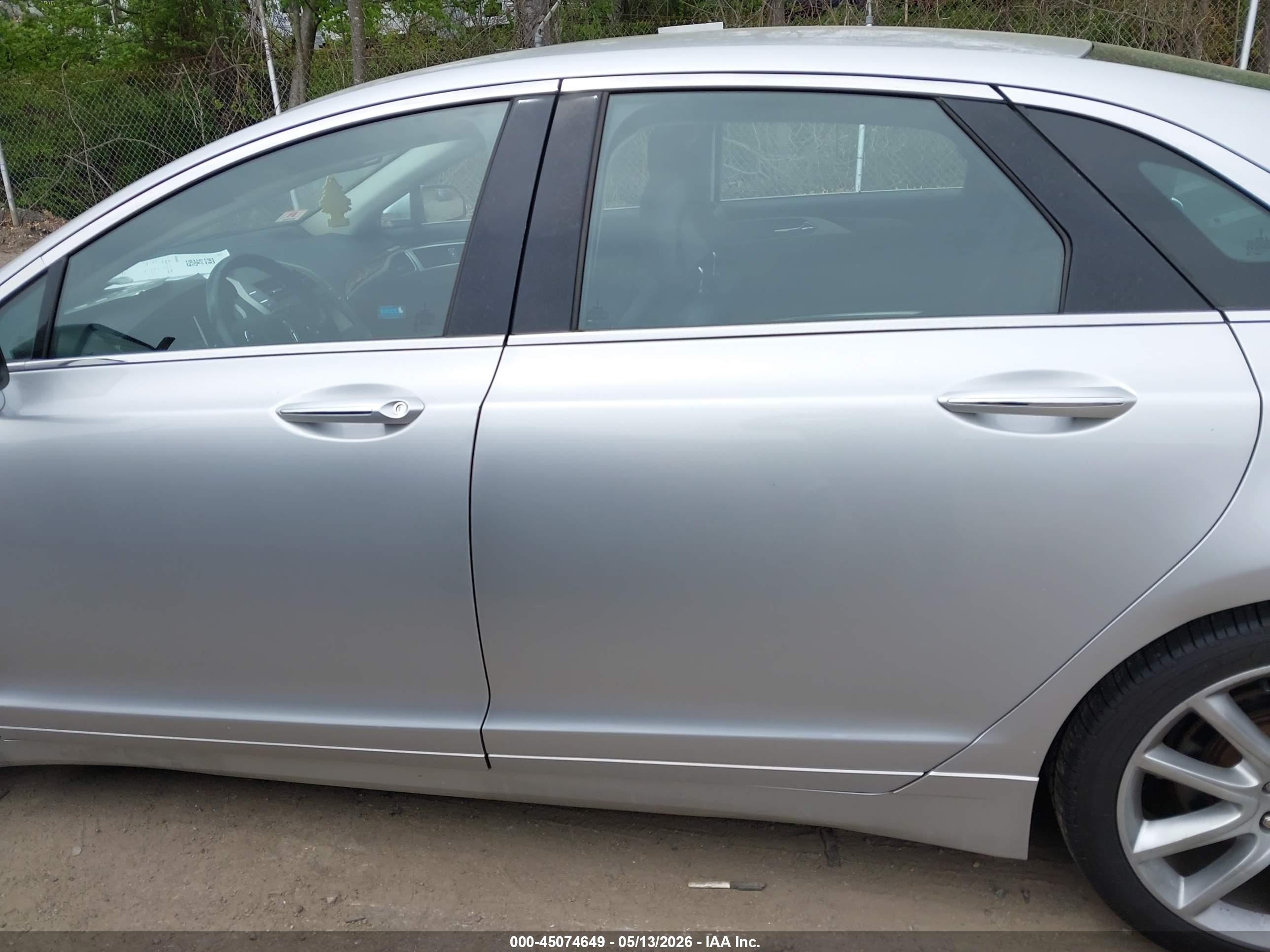 2016 Lincoln Mkz Silver vin: 3LN6L2J9XGR630821