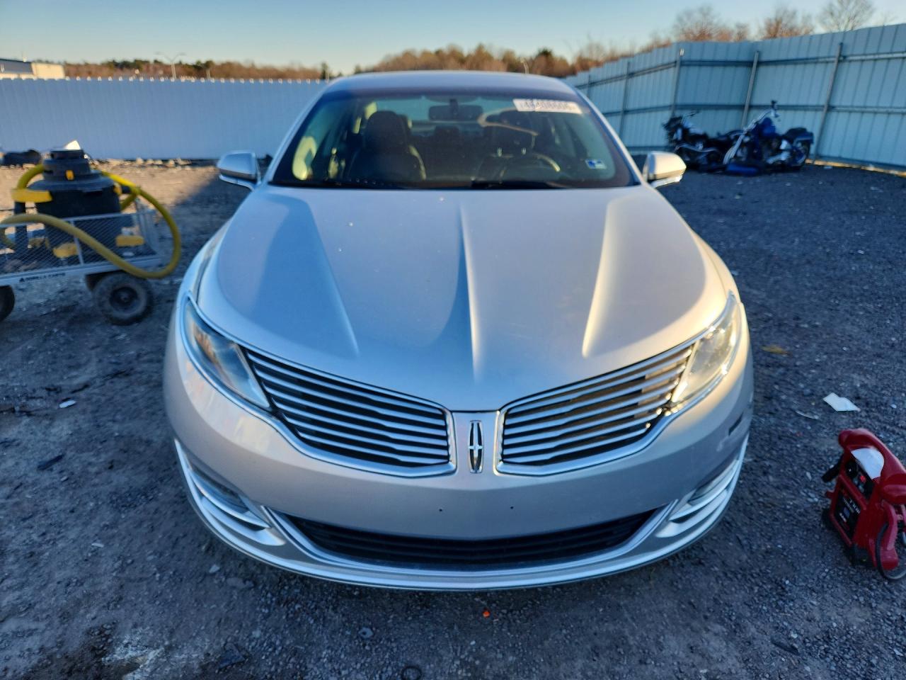 2014 Lincoln Mkz Silver vin: 3LN6L2JK0ER815752