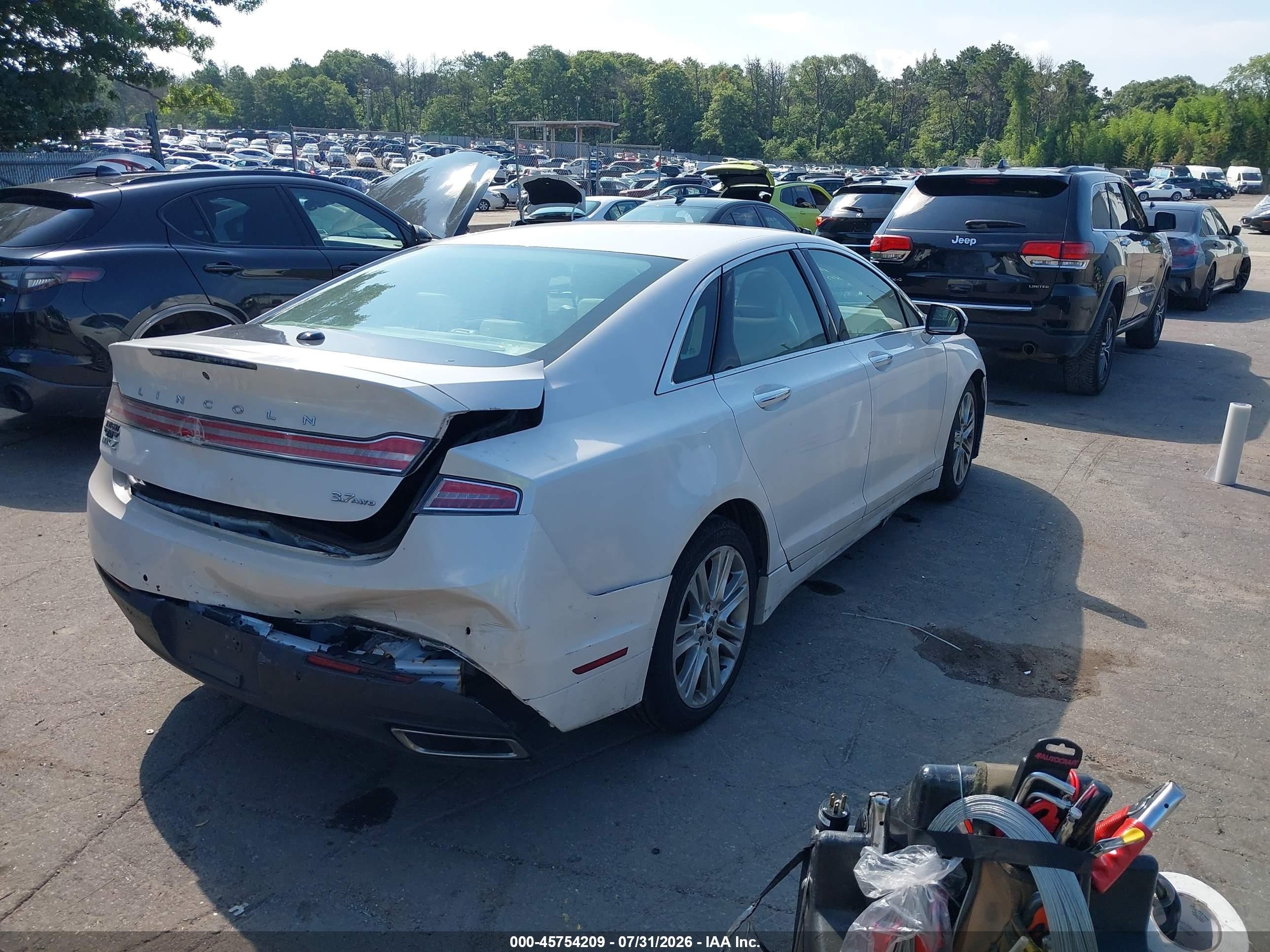 2013 Lincoln Mkz   White vin: 3LN6L2JK1DR810686
