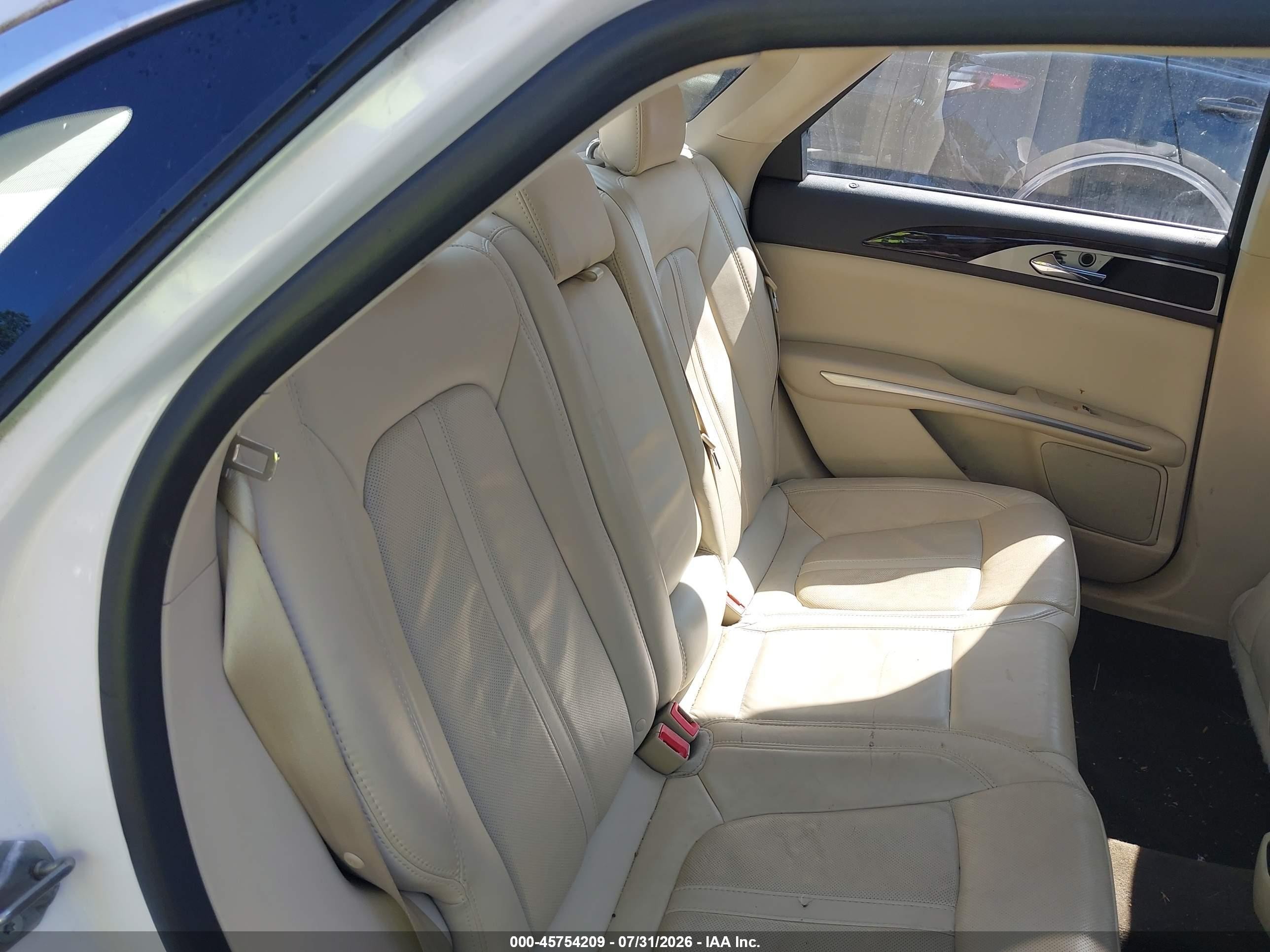 2013 Lincoln Mkz   White vin: 3LN6L2JK1DR810686