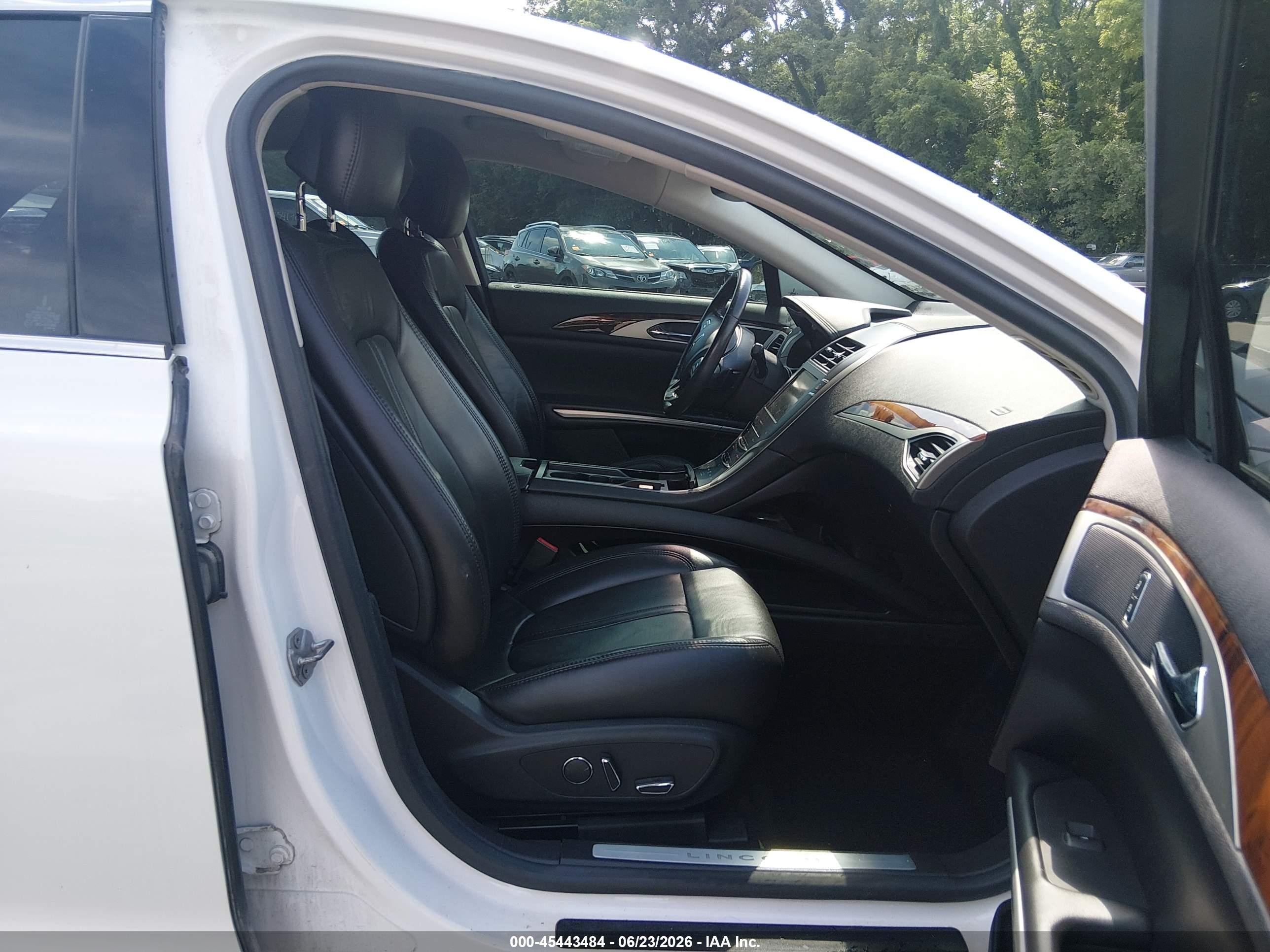 2014 Lincoln Mkz   White vin: 3LN6L2JK1ER810401