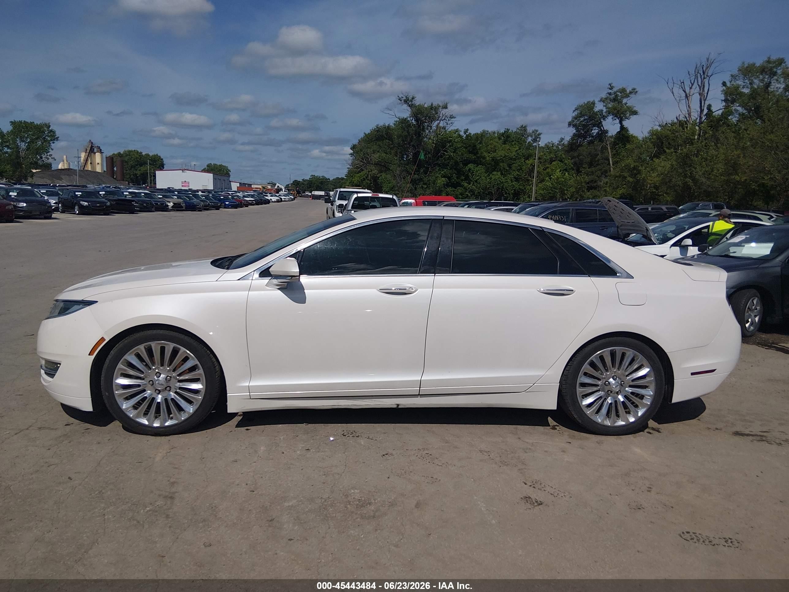 2014 Lincoln Mkz   White vin: 3LN6L2JK1ER810401