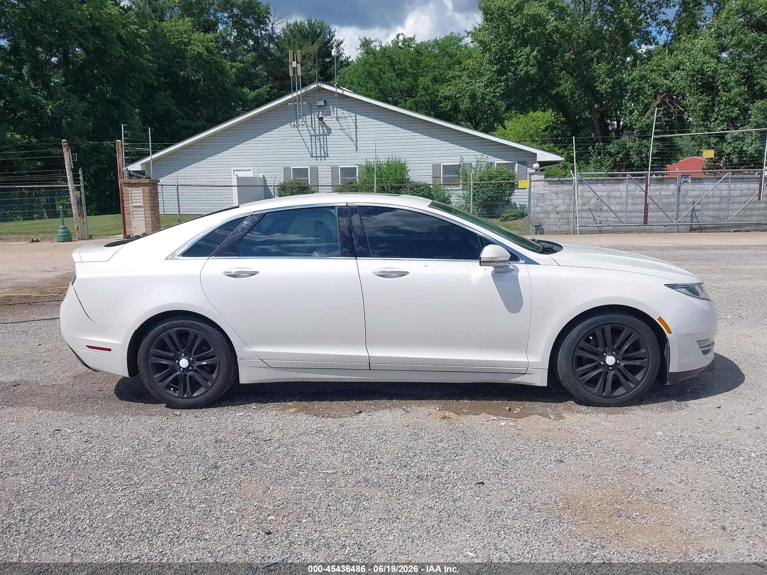2013 Lincoln Mkz   White vin: 3LN6L2JK9DR821029