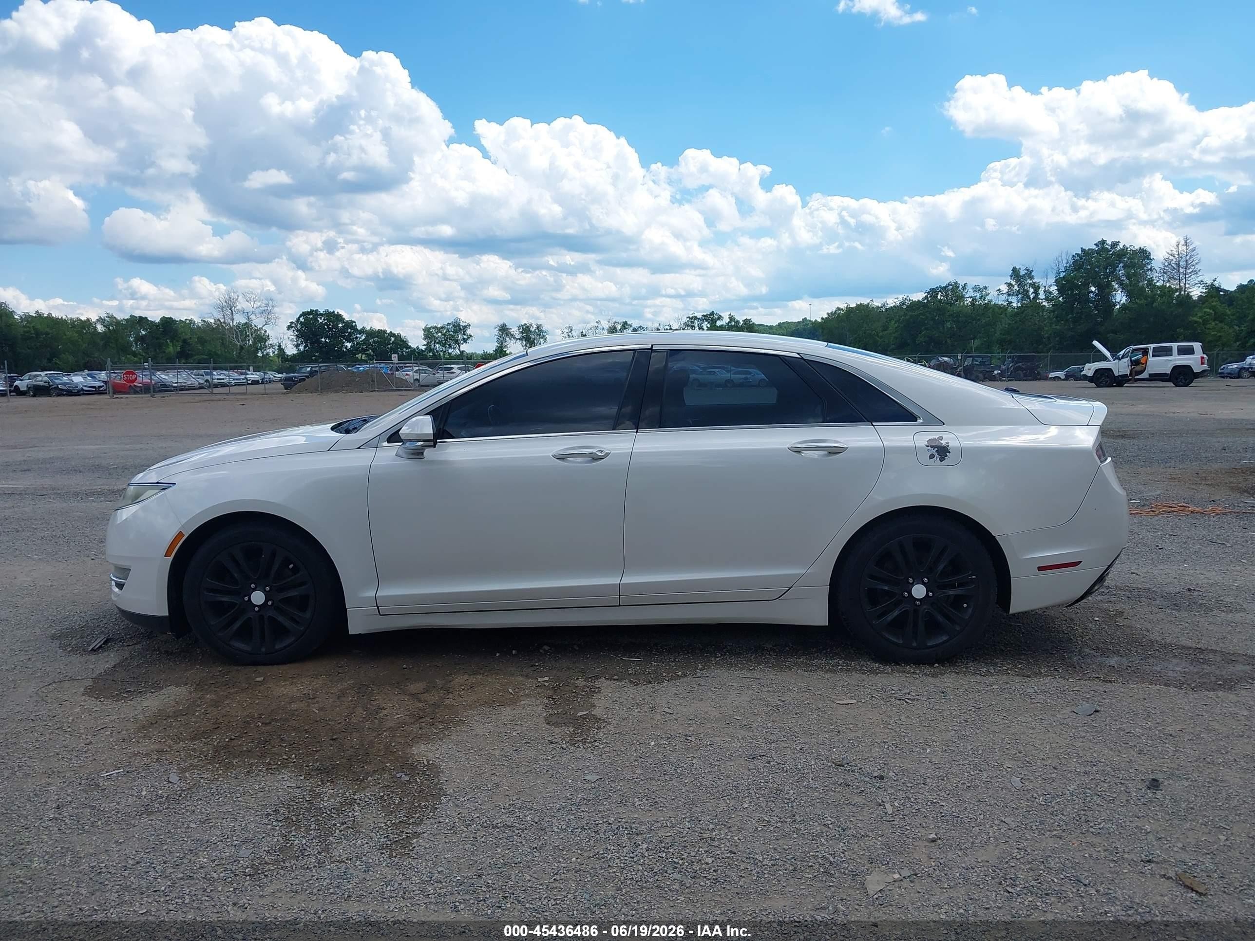 2013 Lincoln Mkz   White vin: 3LN6L2JK9DR821029