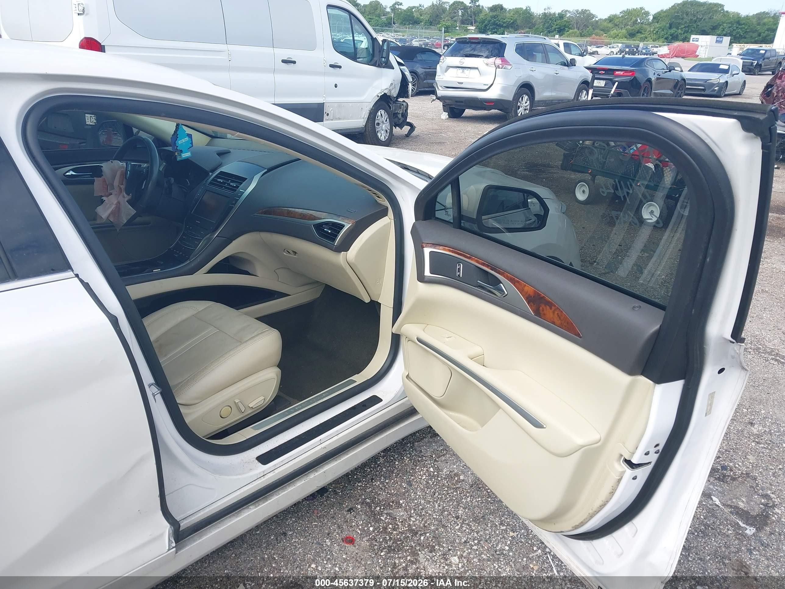 2014 Lincoln Mkz Hybrid   White vin: 3LN6L2LU2ER819655