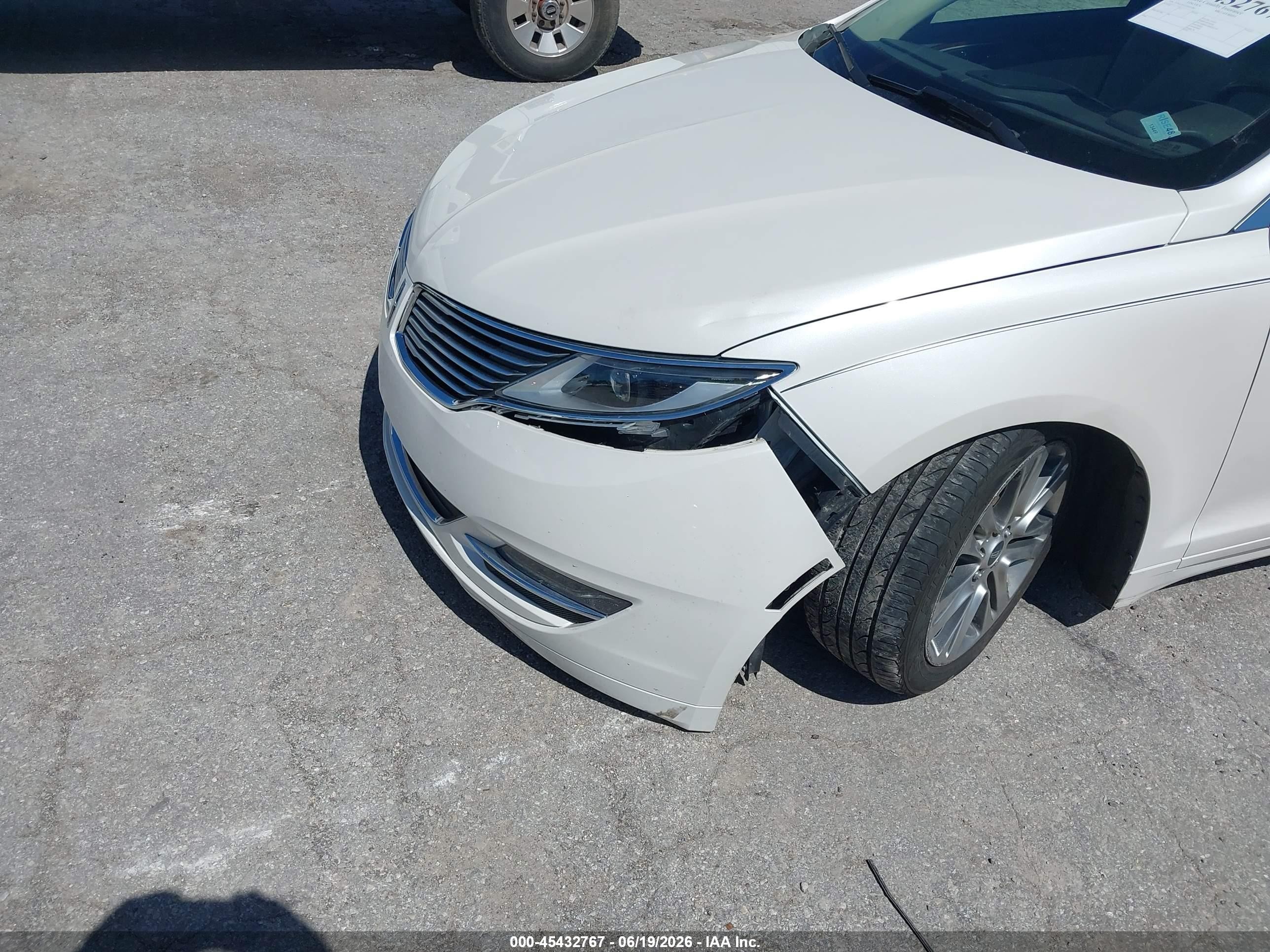 2015 Lincoln Mkz Hybrid   White vin: 3LN6L2LU2FR615861