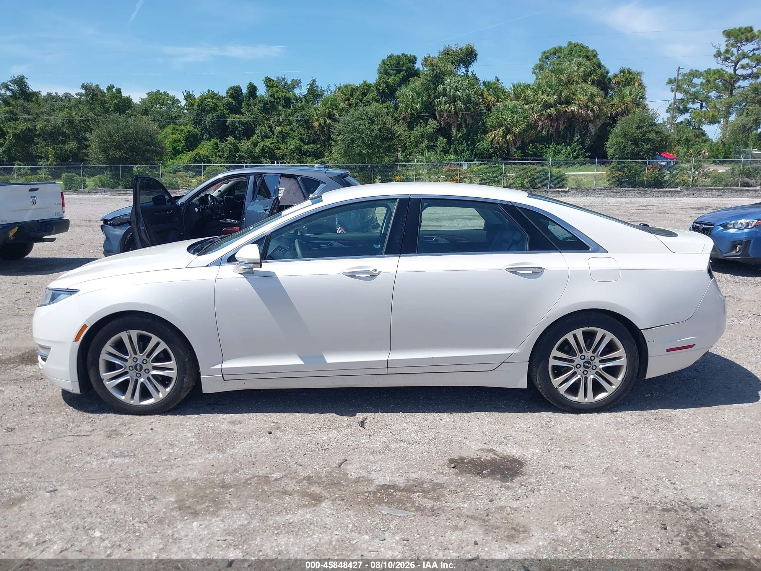 2014 Lincoln Mkz Hybrid   White vin: 3LN6L2LU6ER825264