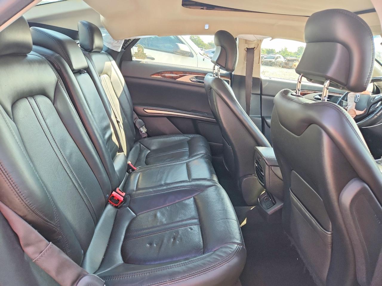 2013 Lincoln Mkz White vin: 3LN6L2LU8DR826673