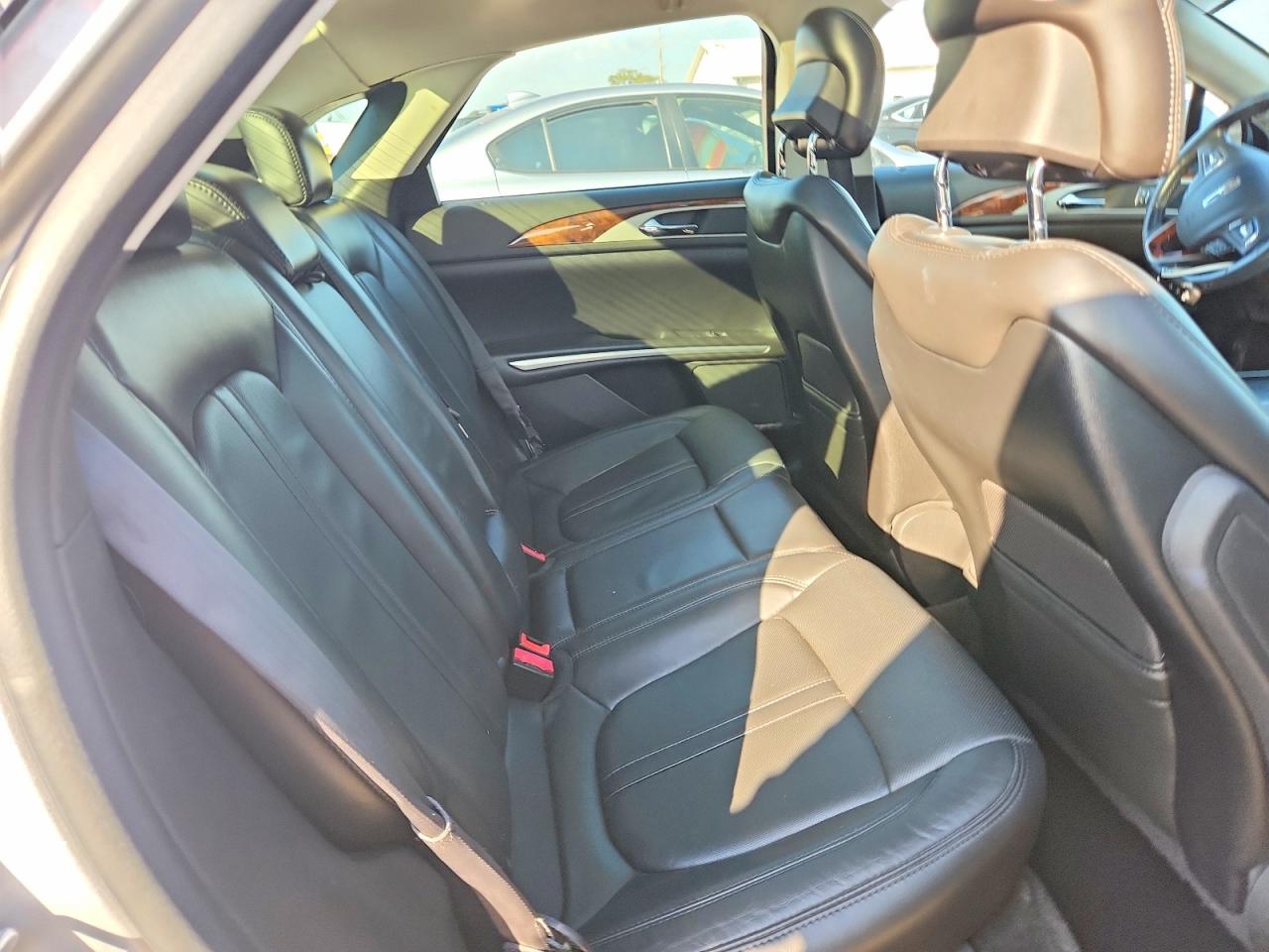 2014 Lincoln Mkz Hybrid Silver vin: 3LN6L2LU8ER811270