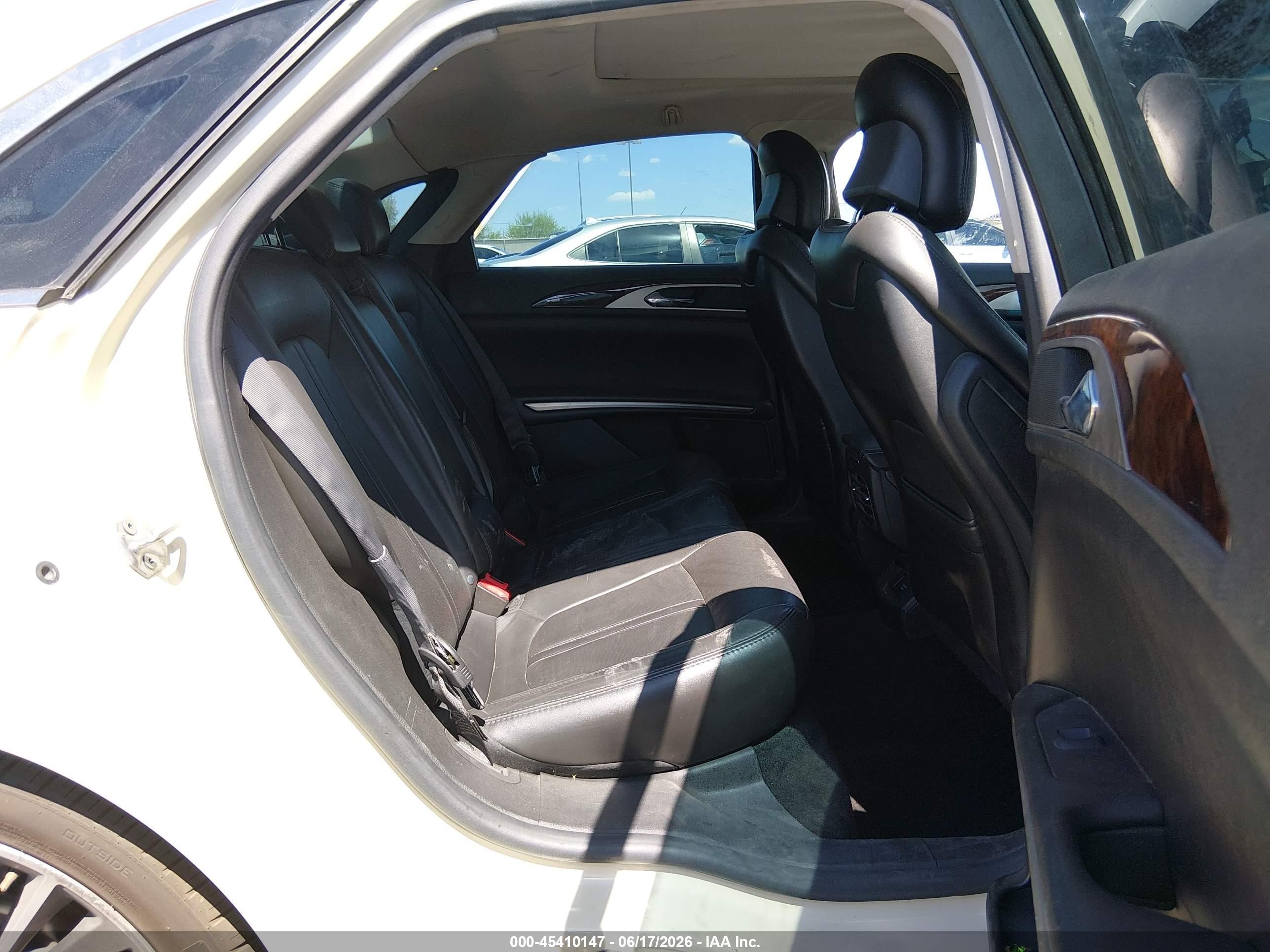 2014 Lincoln Mkz Hybrid   Cream vin: 3LN6L2LU8ER816534