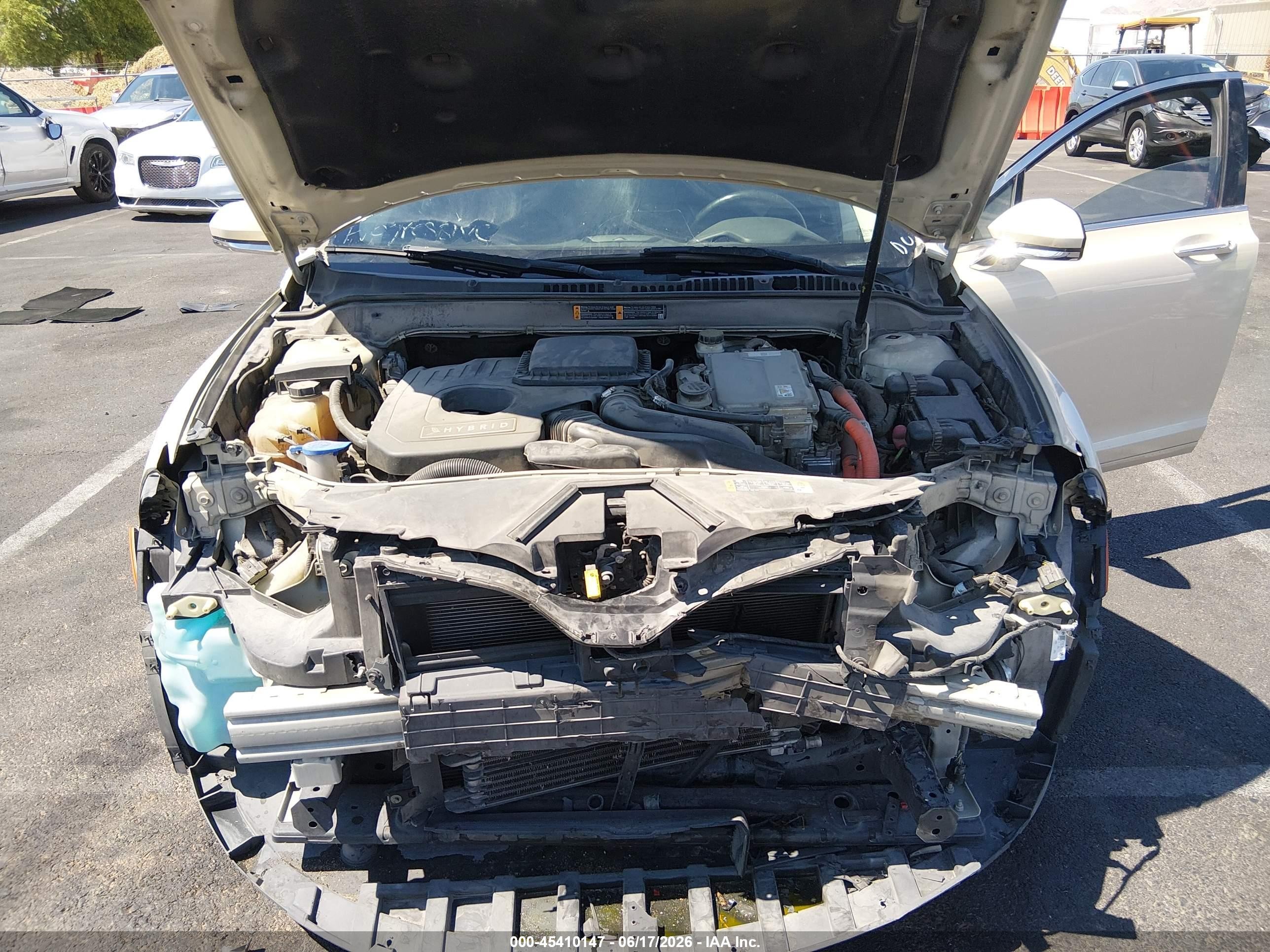 2014 Lincoln Mkz Hybrid   Cream vin: 3LN6L2LU8ER816534