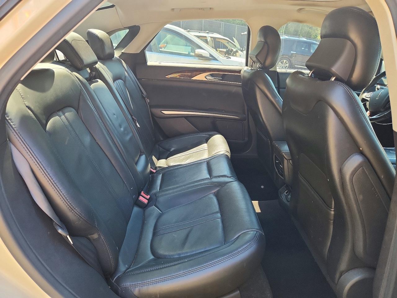 2014 Lincoln Mkz Hybrid Cream vin: 3LN6L2LUXER826210