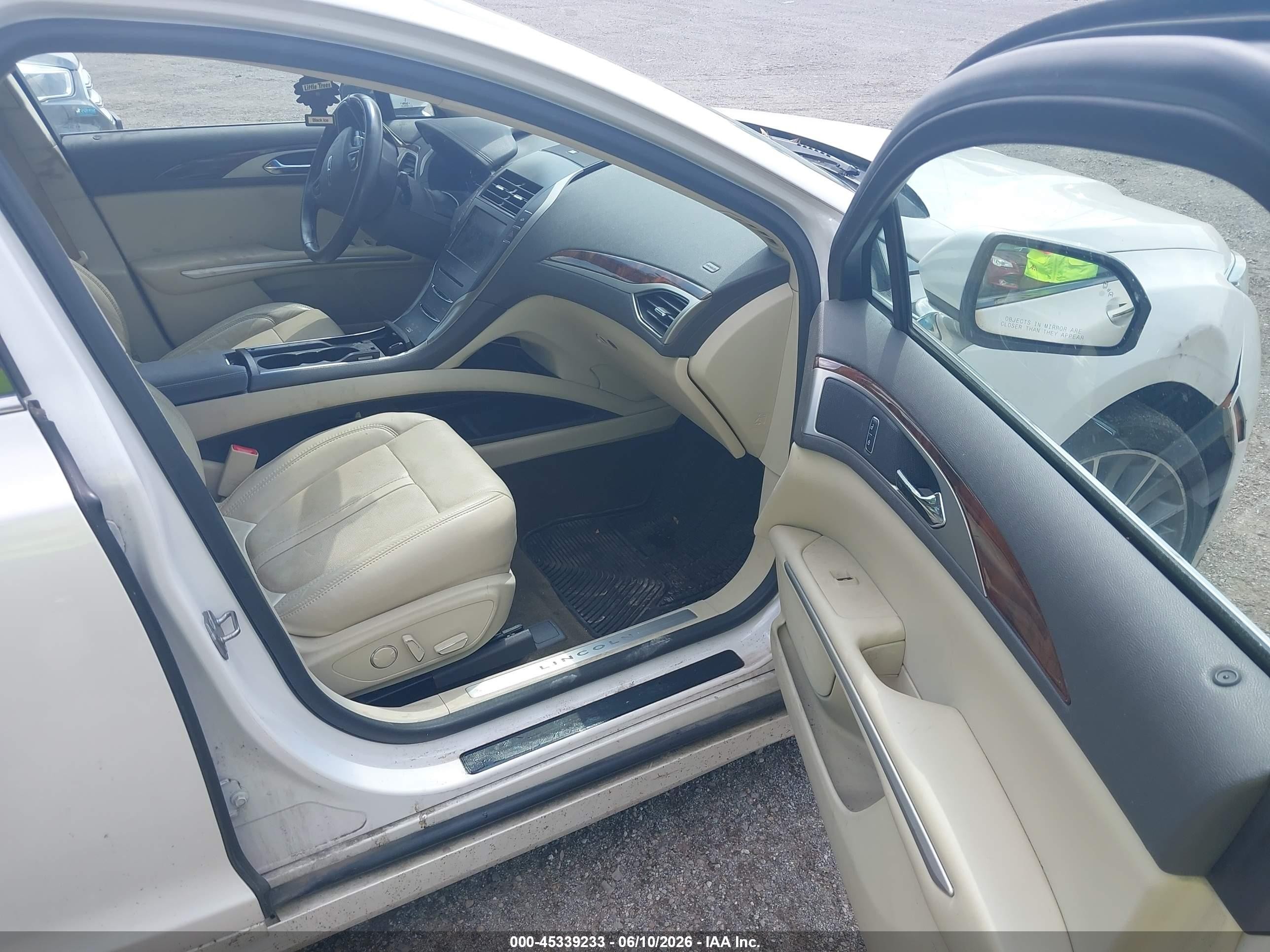 2015 Lincoln Mkz Hybrid   White vin: 3LN6L2LUXFR604140