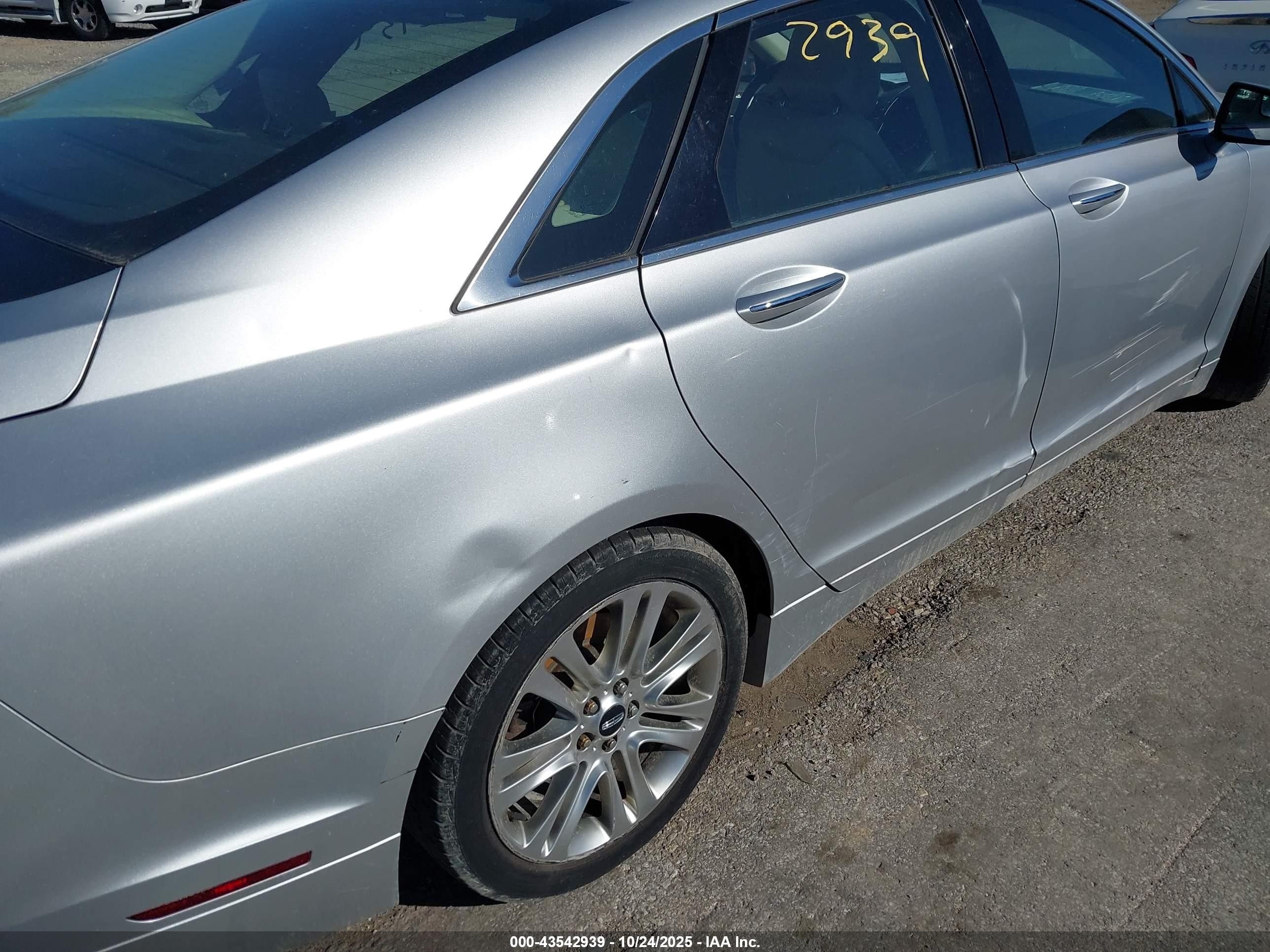 2015 Lincoln Mkz Hybrid   Silver vin: 3LN6L2LUXFR612108