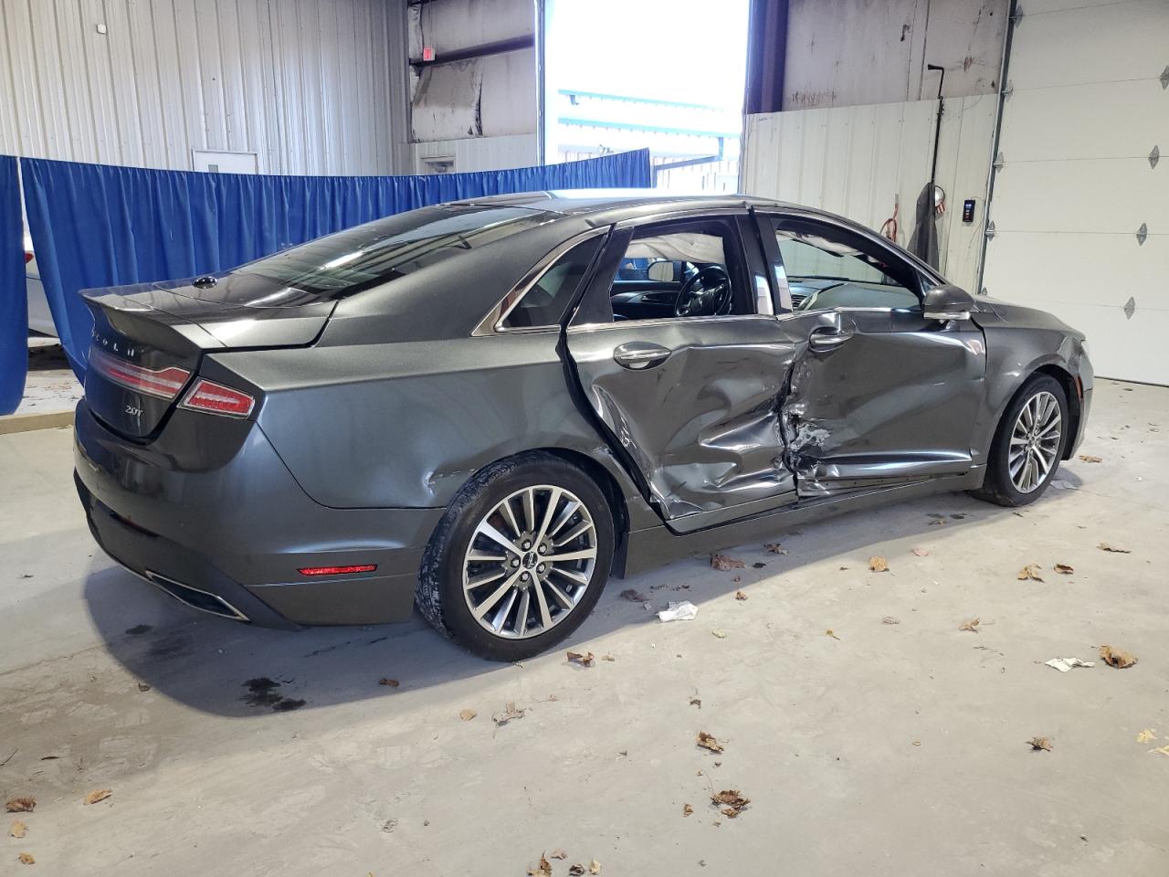 2020 Lincoln Mkz Gray vin: 3LN6L5A91LR614132 Damage: Right Qtr Panel, Dent(S) W/ Paint Dmg, > 12 Inches
