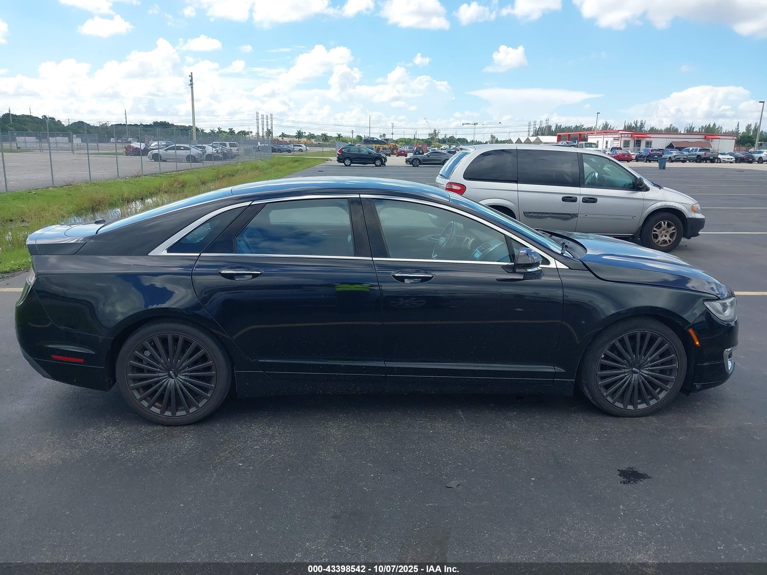 2018 Lincoln Mkz Reserve Черный vin: 3LN6L5E98JR600090