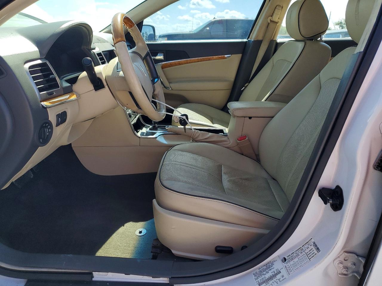 2012 Lincoln Mkz Hybrid White vin: 3LNDL2L33CR819658