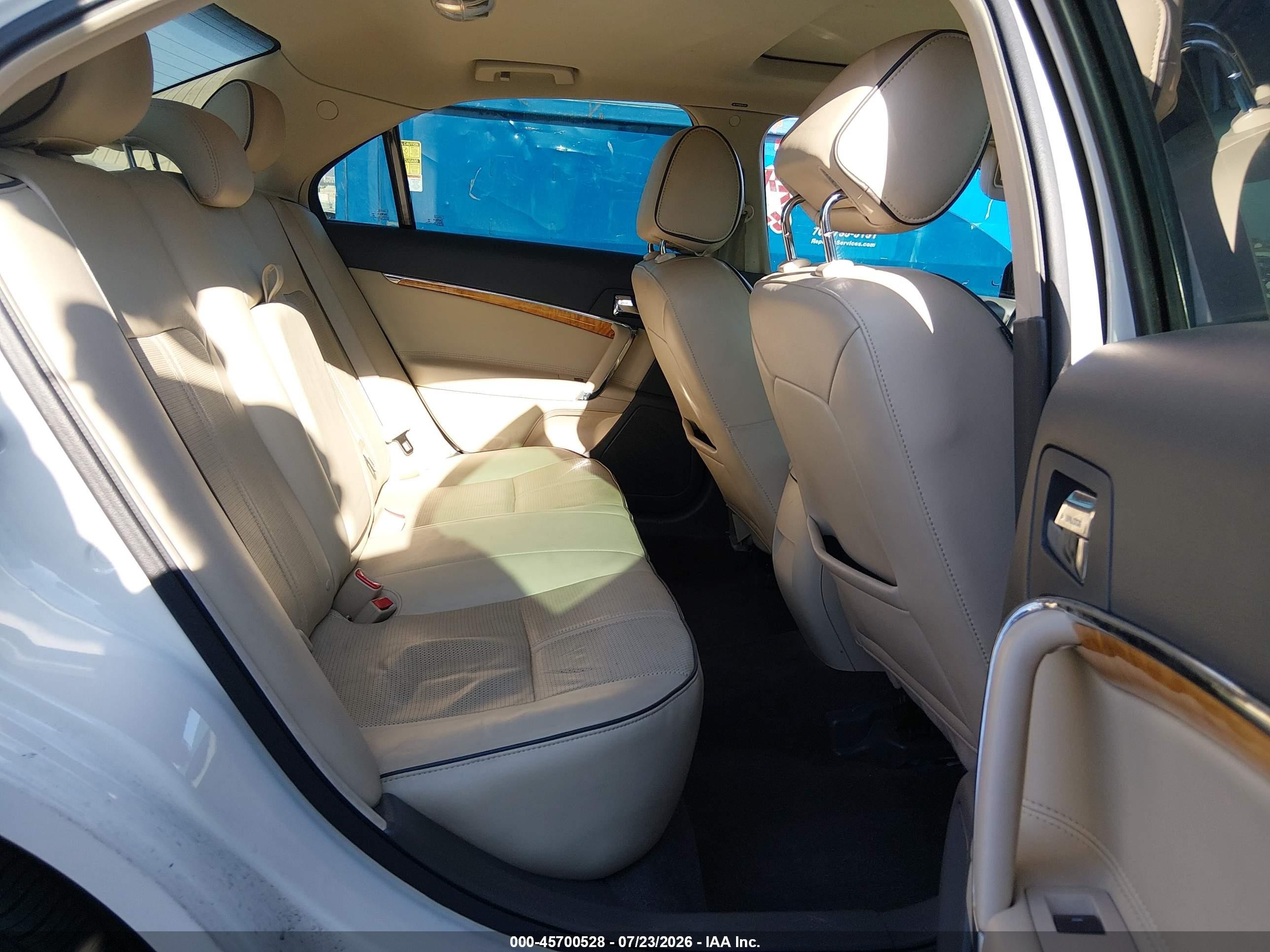 2012 Lincoln Mkz Hybrid   Белый vin: 3LNDL2L34CR810595