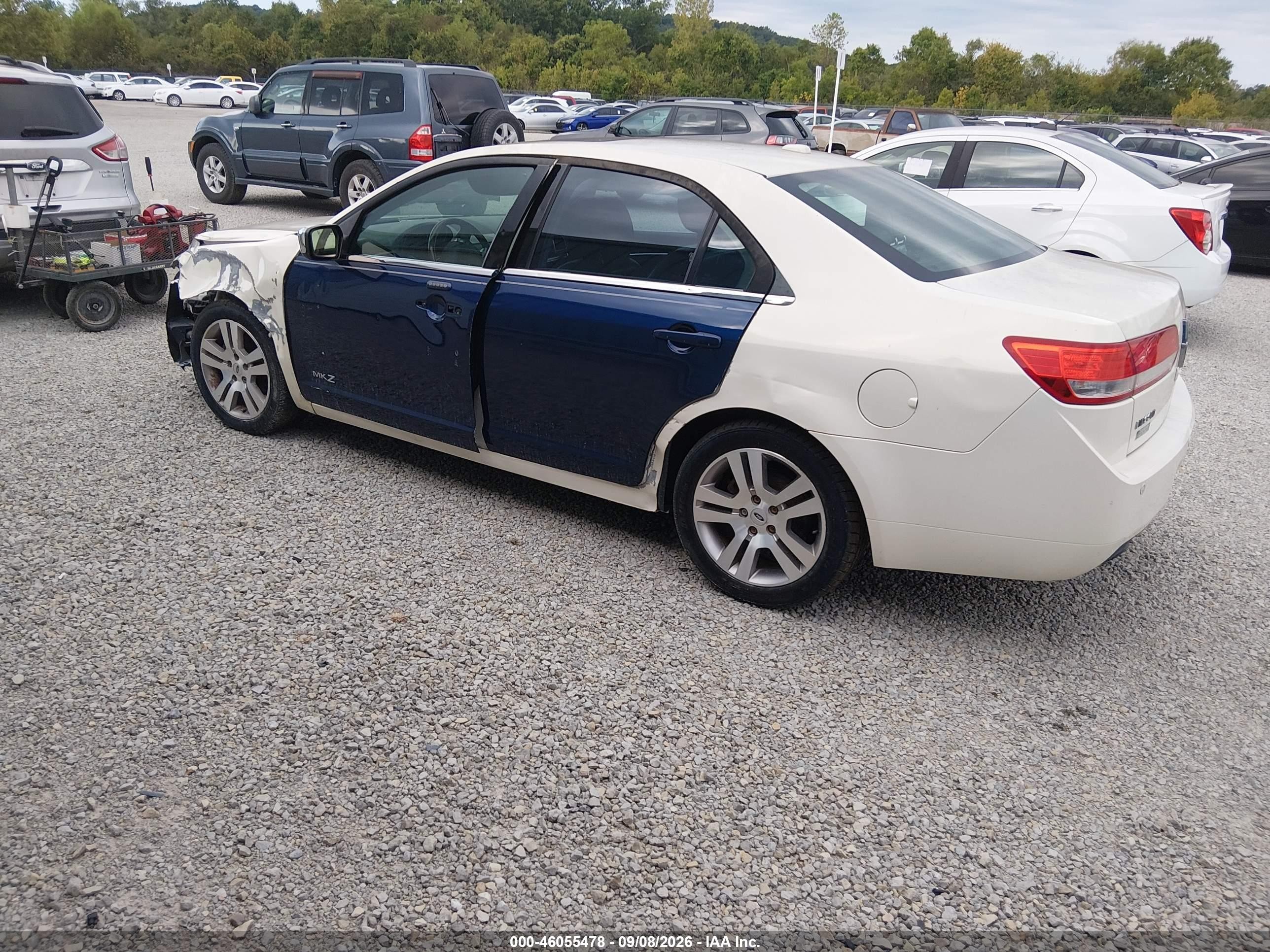 2012 Lincoln Mkz Hybrid   White vin: 3LNDL2L36CR831657