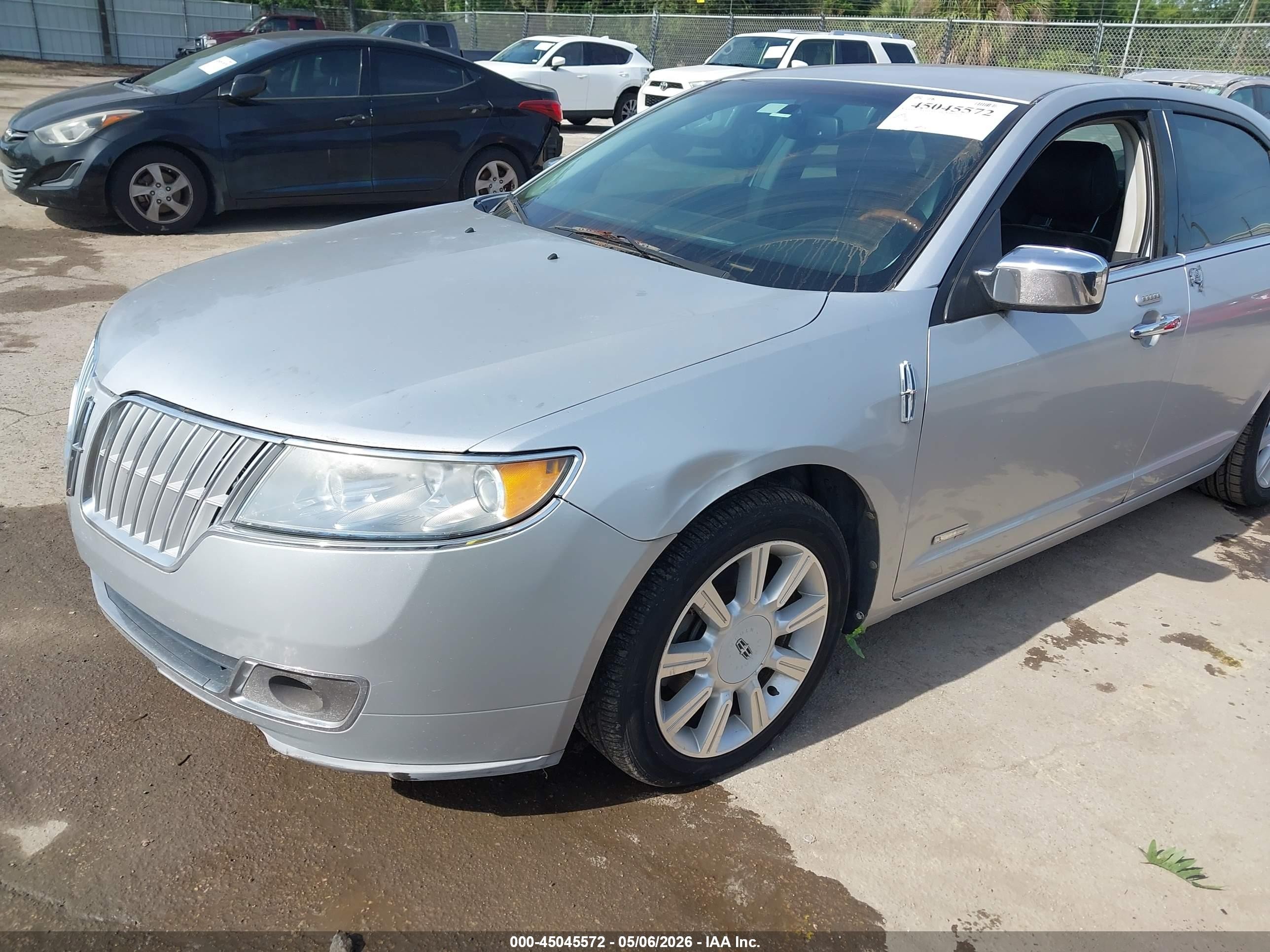 2011 Lincoln Mkz Hybrid   Silver vin: 3LNDL2L37BR768194
