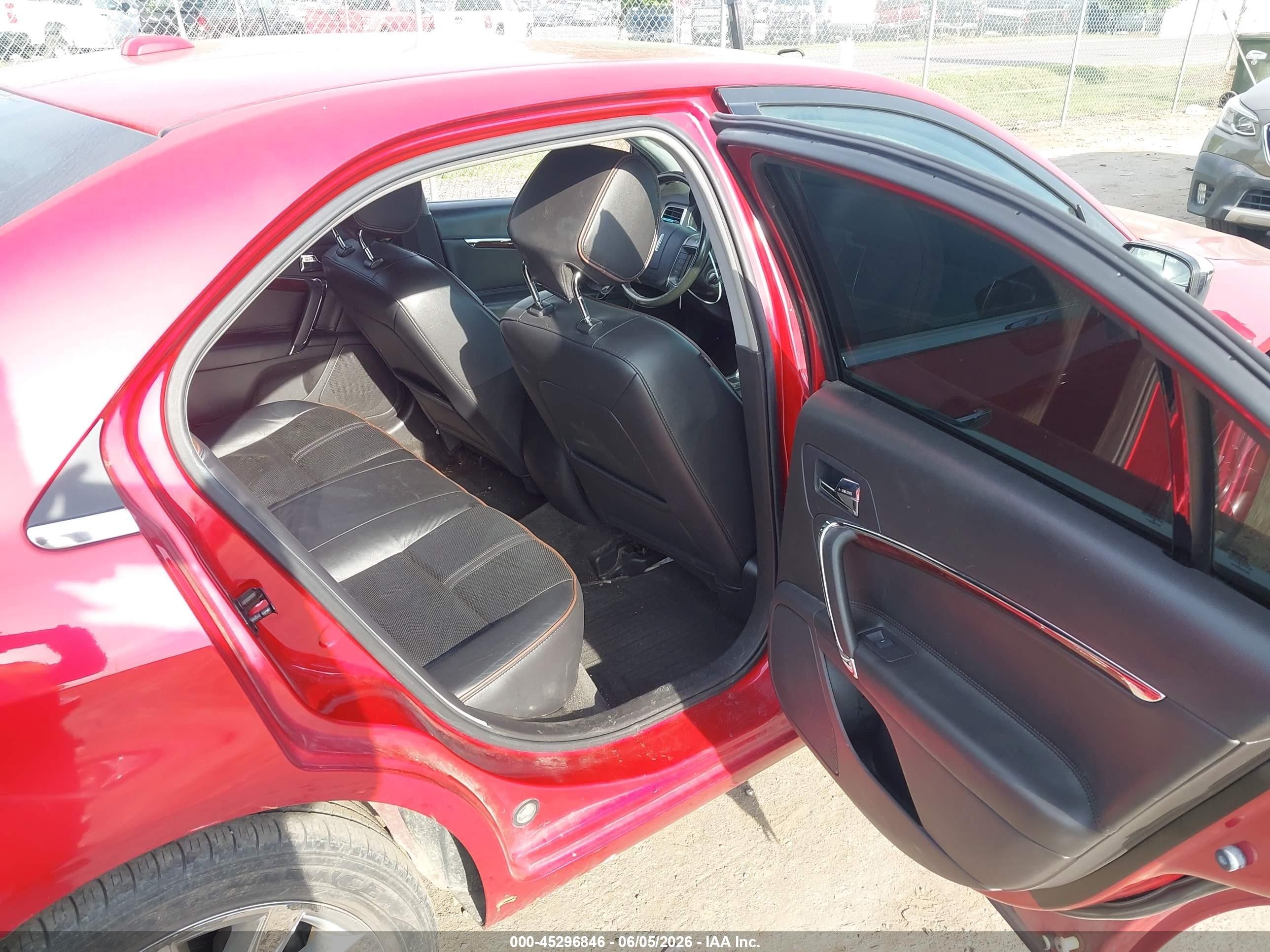 2011 Lincoln Mkz Hybrid   Red vin: 3LNDL2L37BR770317