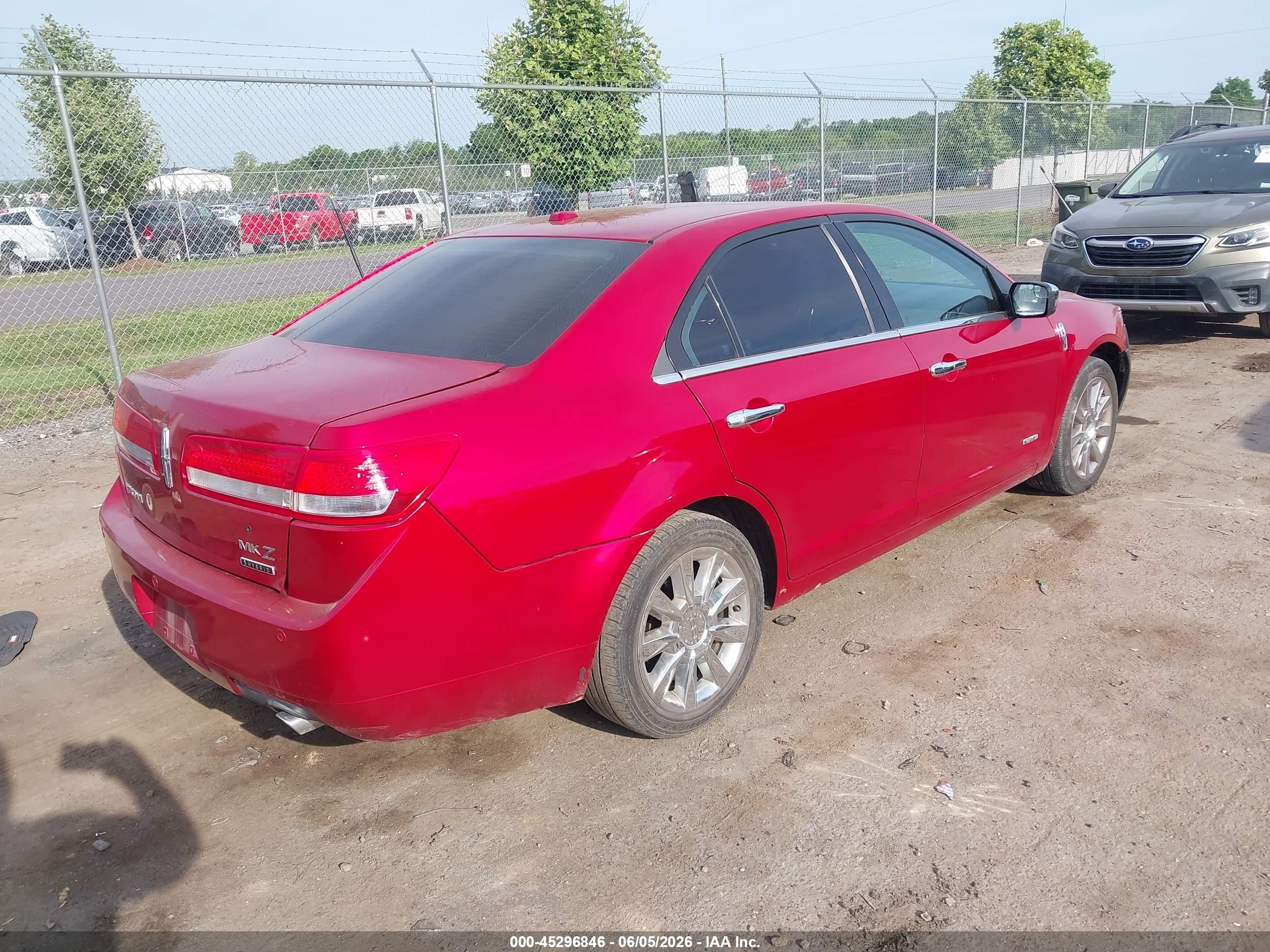 2011 Lincoln Mkz Hybrid   Red vin: 3LNDL2L37BR770317
