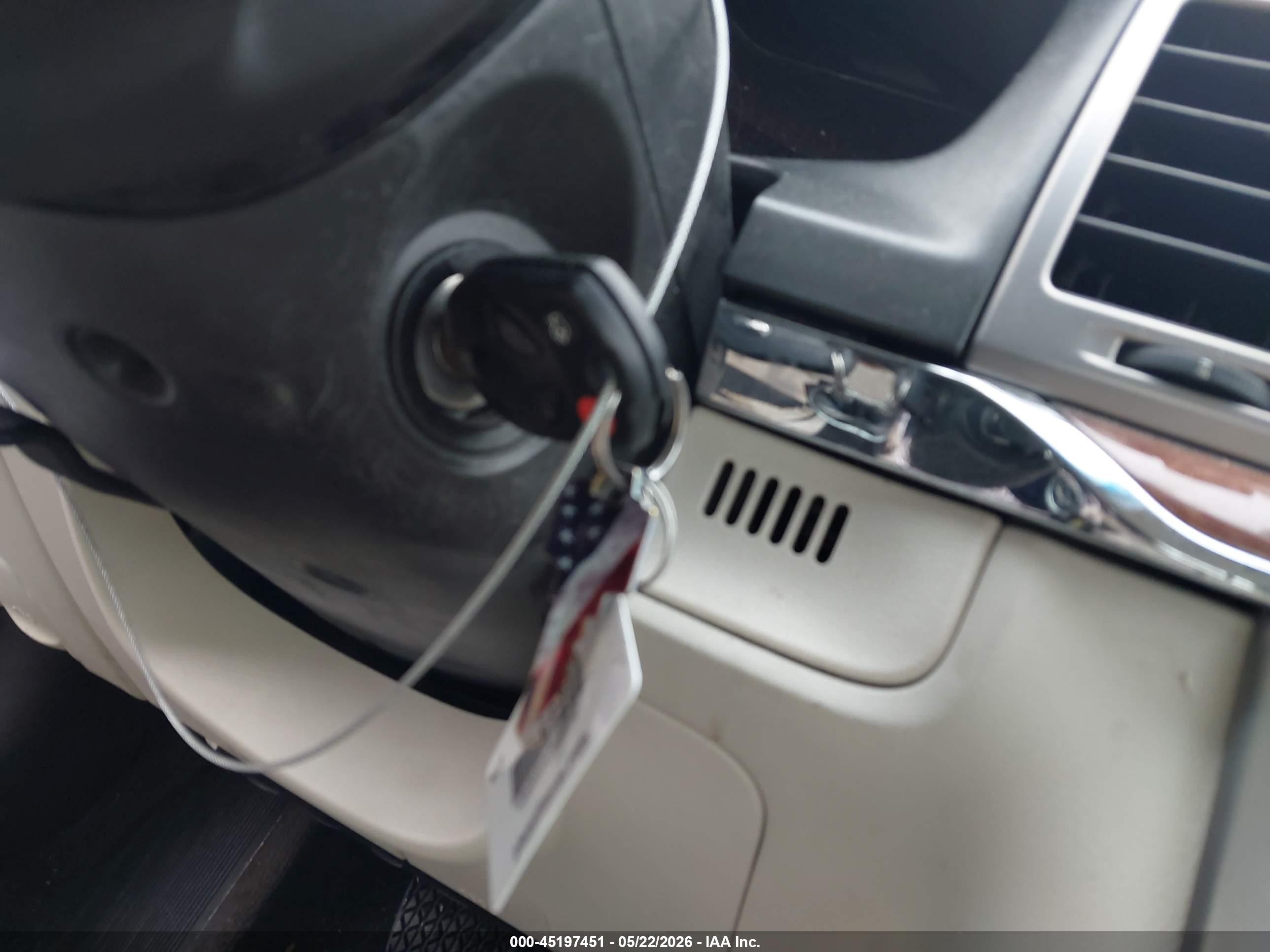 2012 Lincoln Mkz Hybrid   White vin: 3LNDL2L38CR817016