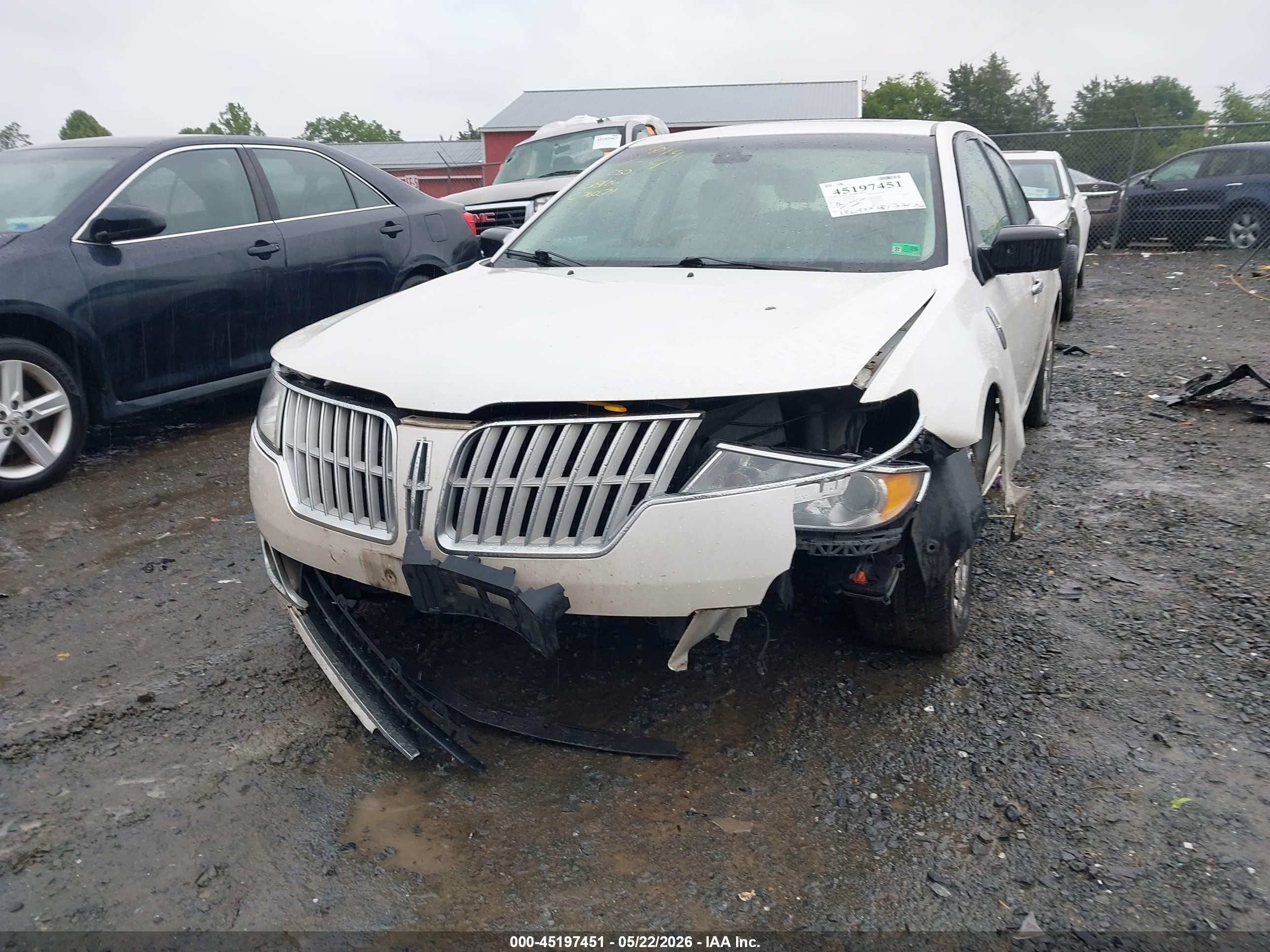 2012 Lincoln Mkz Hybrid   White vin: 3LNDL2L38CR817016