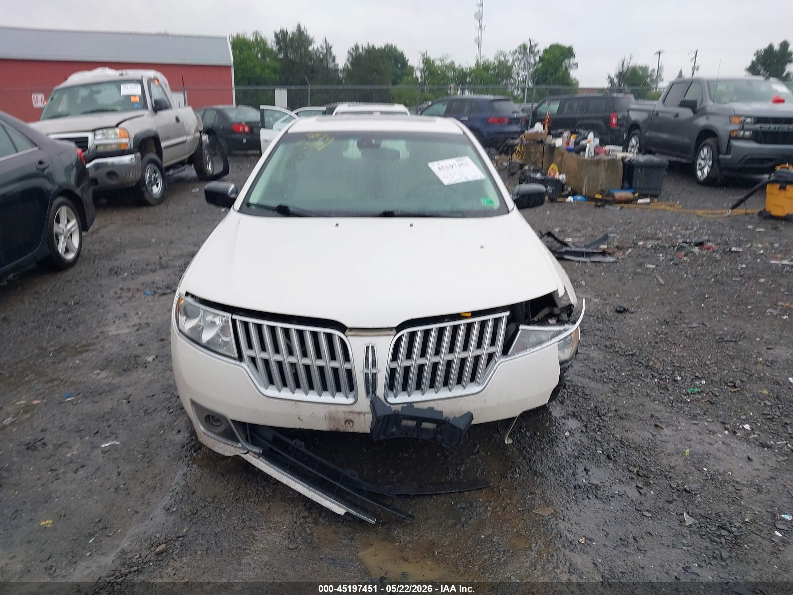 2012 Lincoln Mkz Hybrid   White vin: 3LNDL2L38CR817016