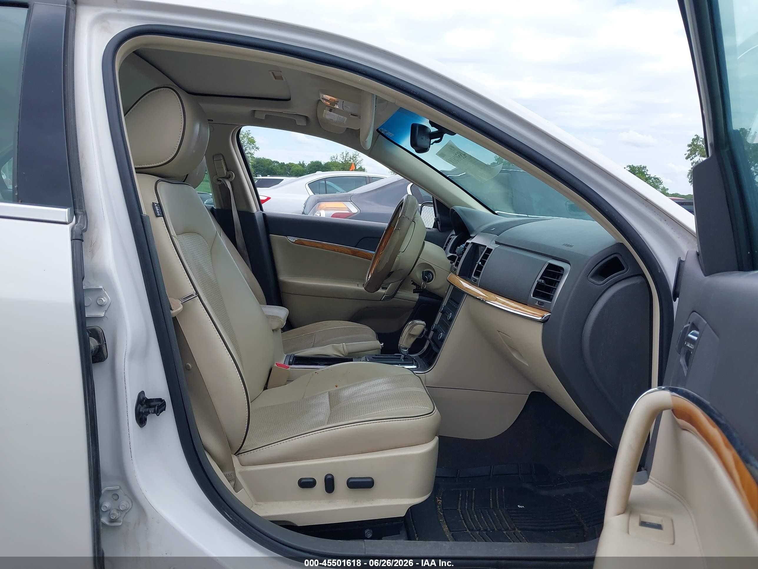 2011 Lincoln Mkz Hybrid   White vin: 3LNDL2L39BR753342