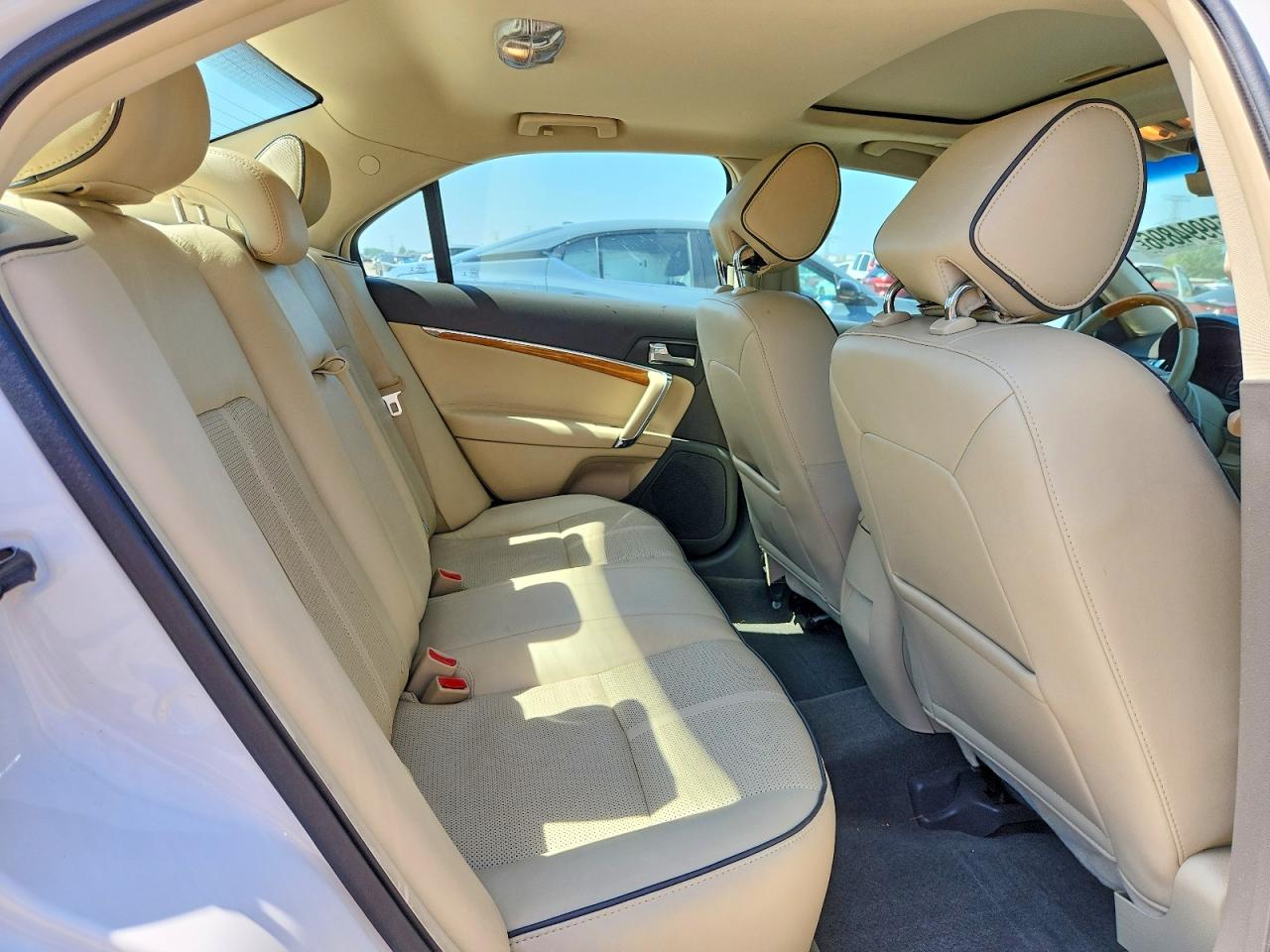 2012 Lincoln Mkz Hybrid White vin: 3LNDL2L39CR813332