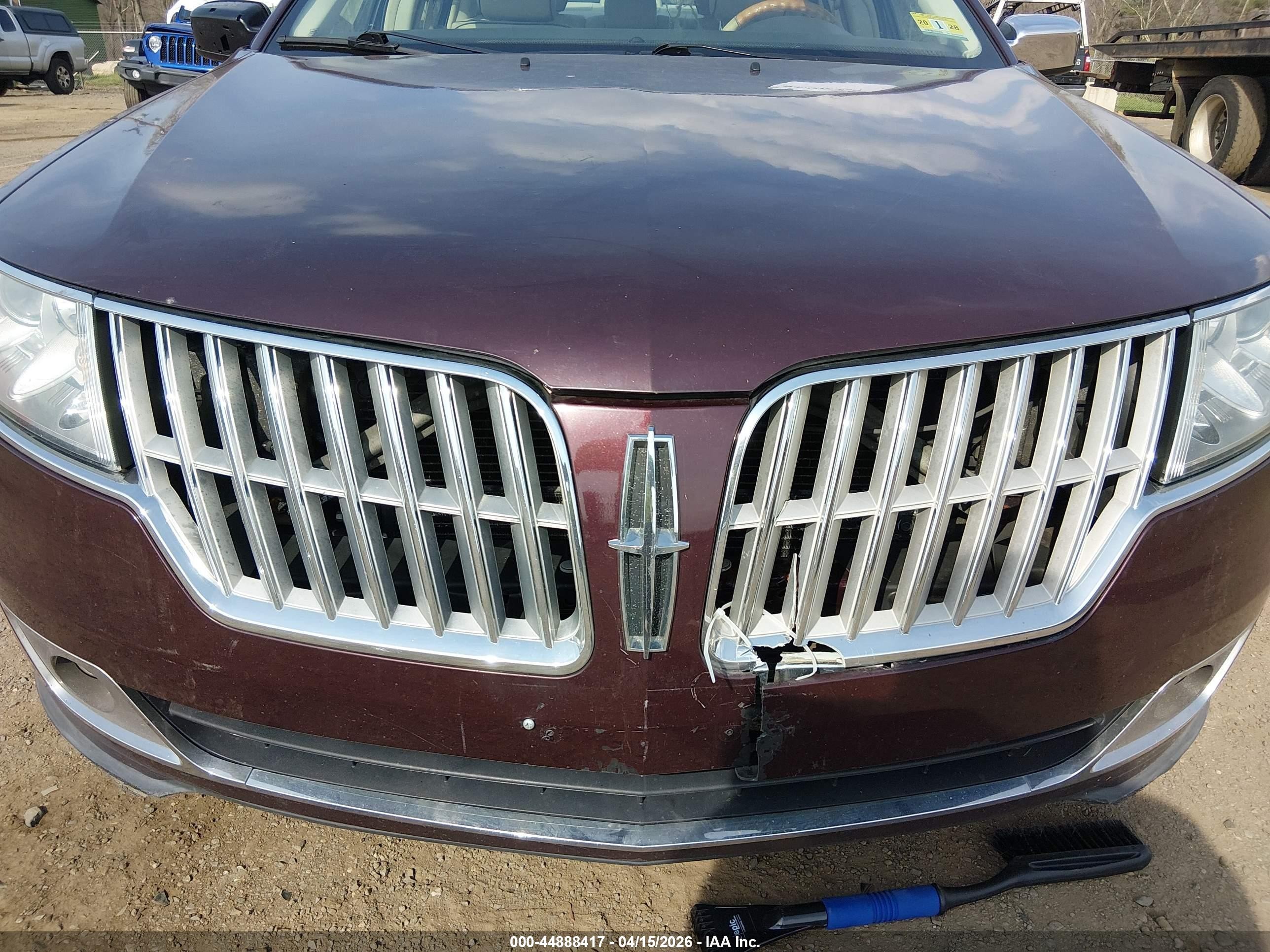 2011 Lincoln Mkz Hybrid   Maroon vin: 3LNDL2L3XBR761806