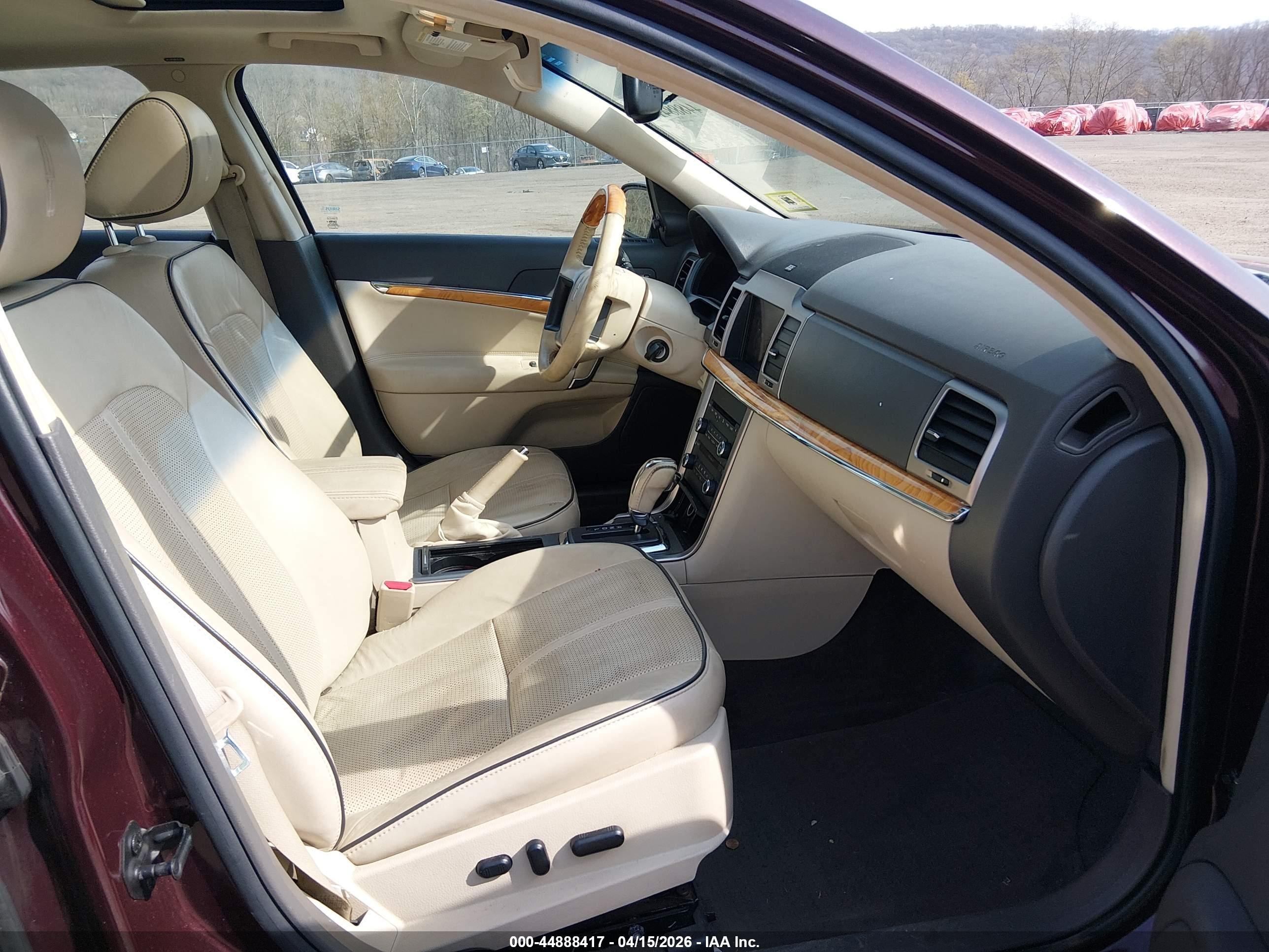 2011 Lincoln Mkz Hybrid   Maroon vin: 3LNDL2L3XBR761806
