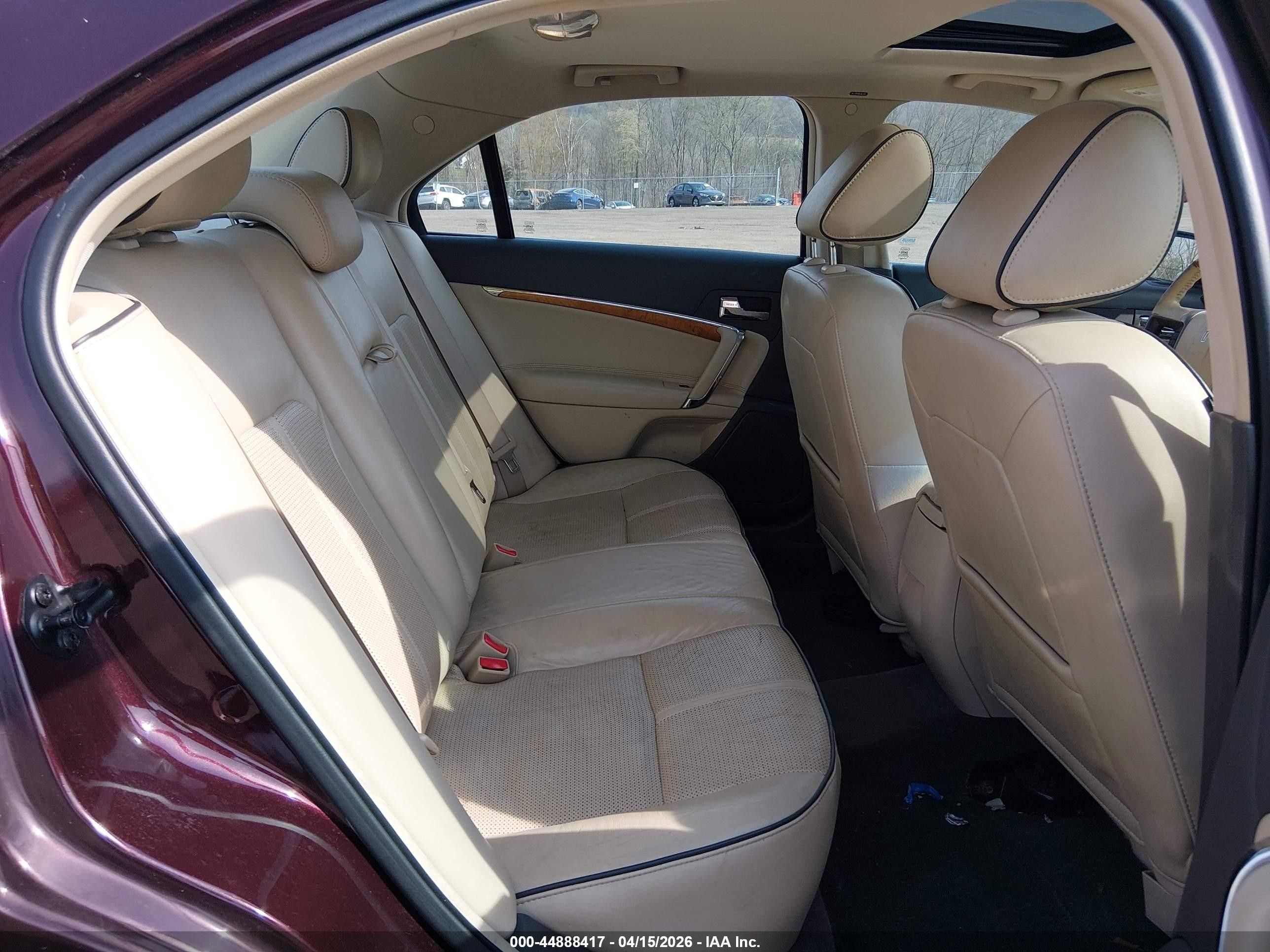2011 Lincoln Mkz Hybrid   Maroon vin: 3LNDL2L3XBR761806