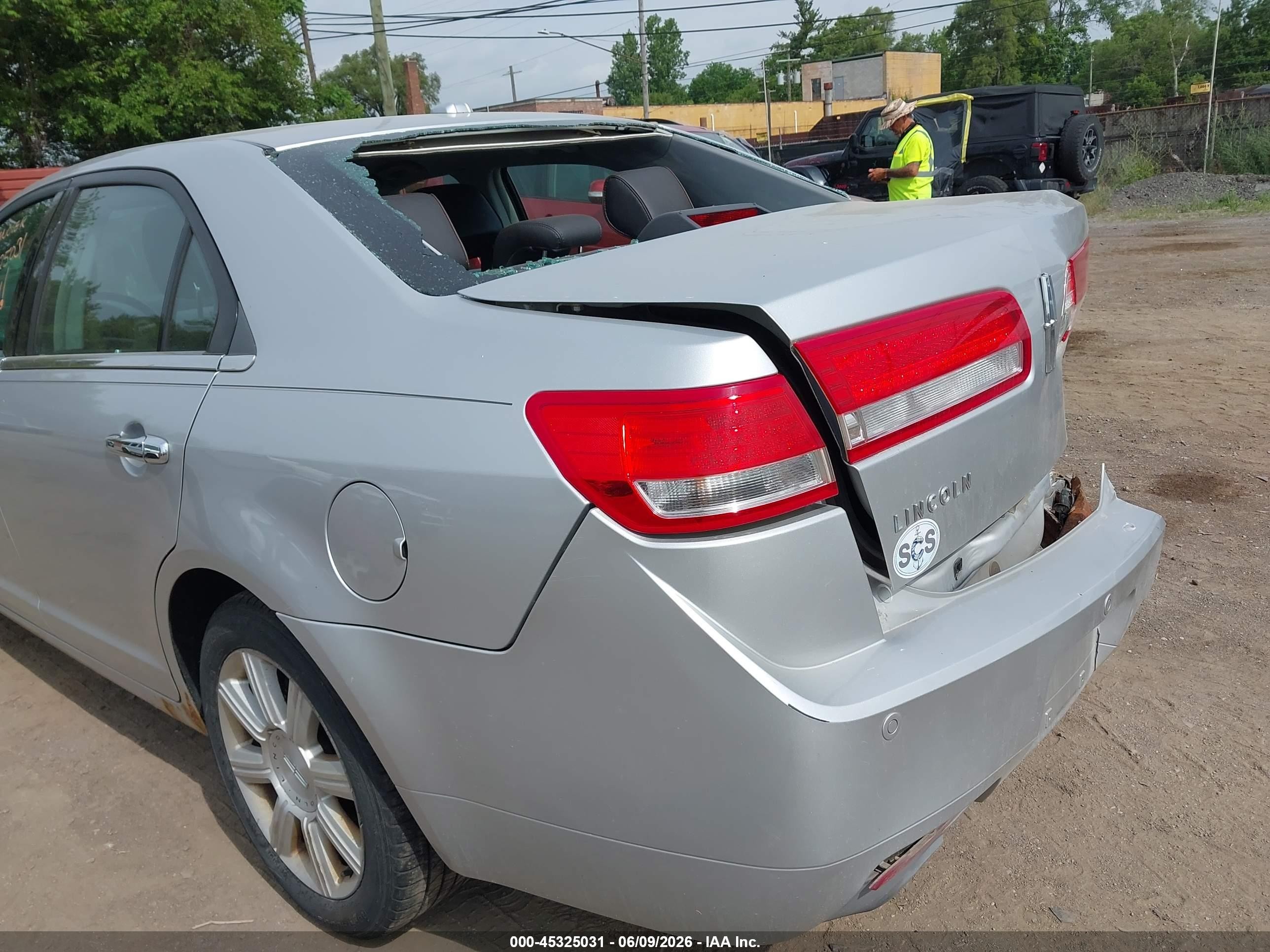 2011 Lincoln Mkz   Silver vin: 3LNHL2GC0BR765892