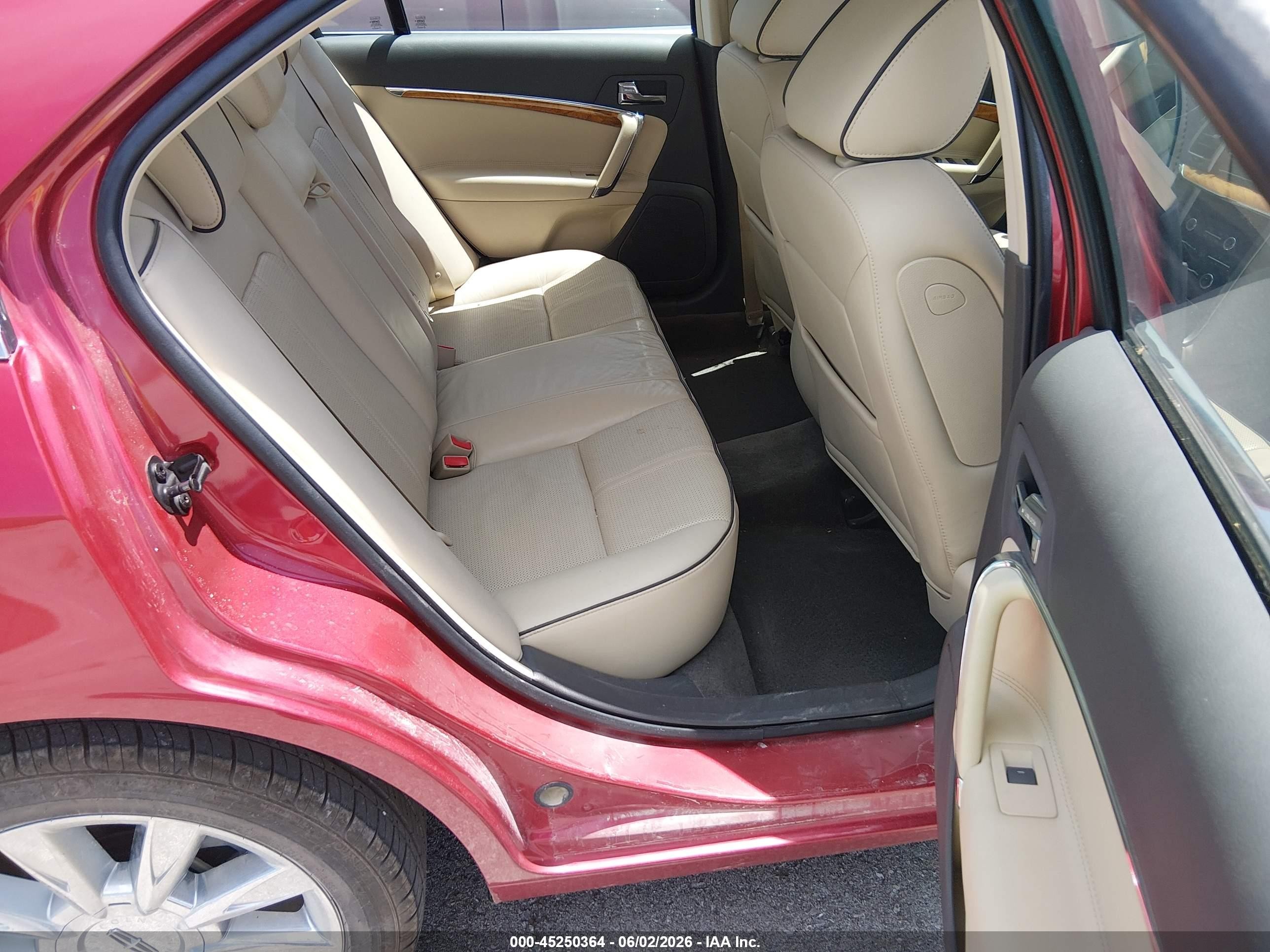 2010 Lincoln Mkz   Red vin: 3LNHL2GC1AR752857