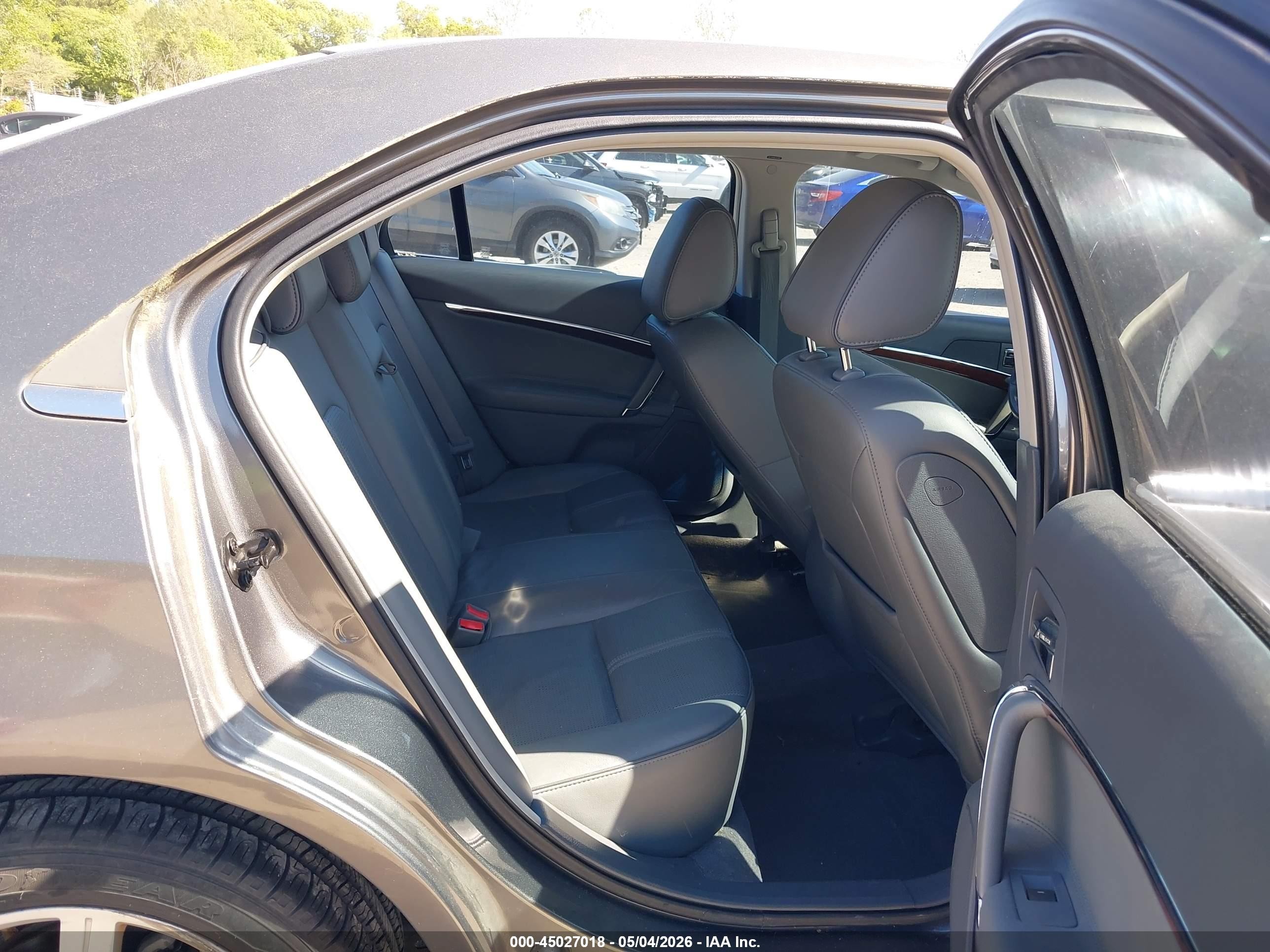 2010 Lincoln Mkz   Gray vin: 3LNHL2GC1AR753104