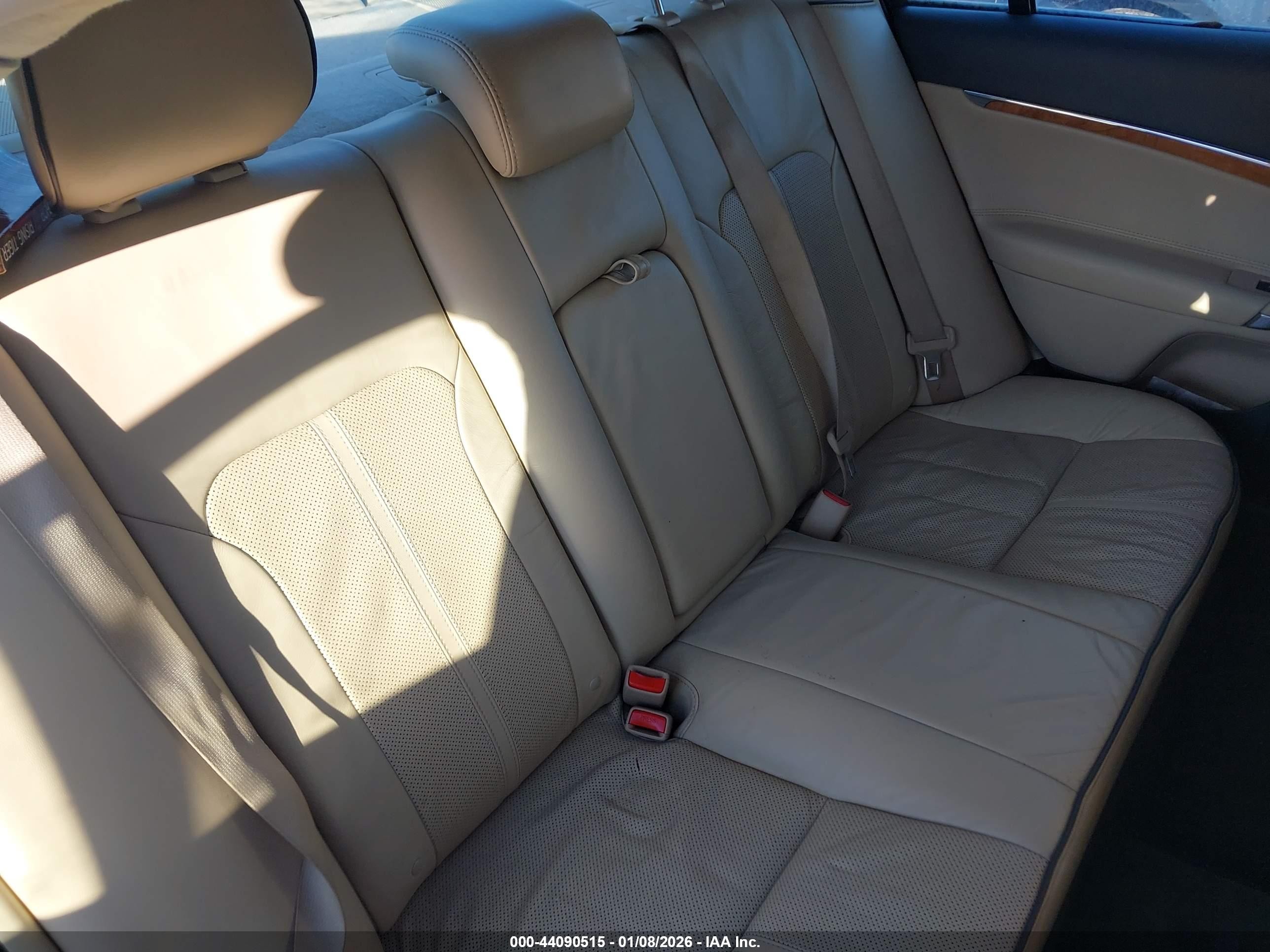 2012 Lincoln Mkz   White vin: 3LNHL2GC2CR803334