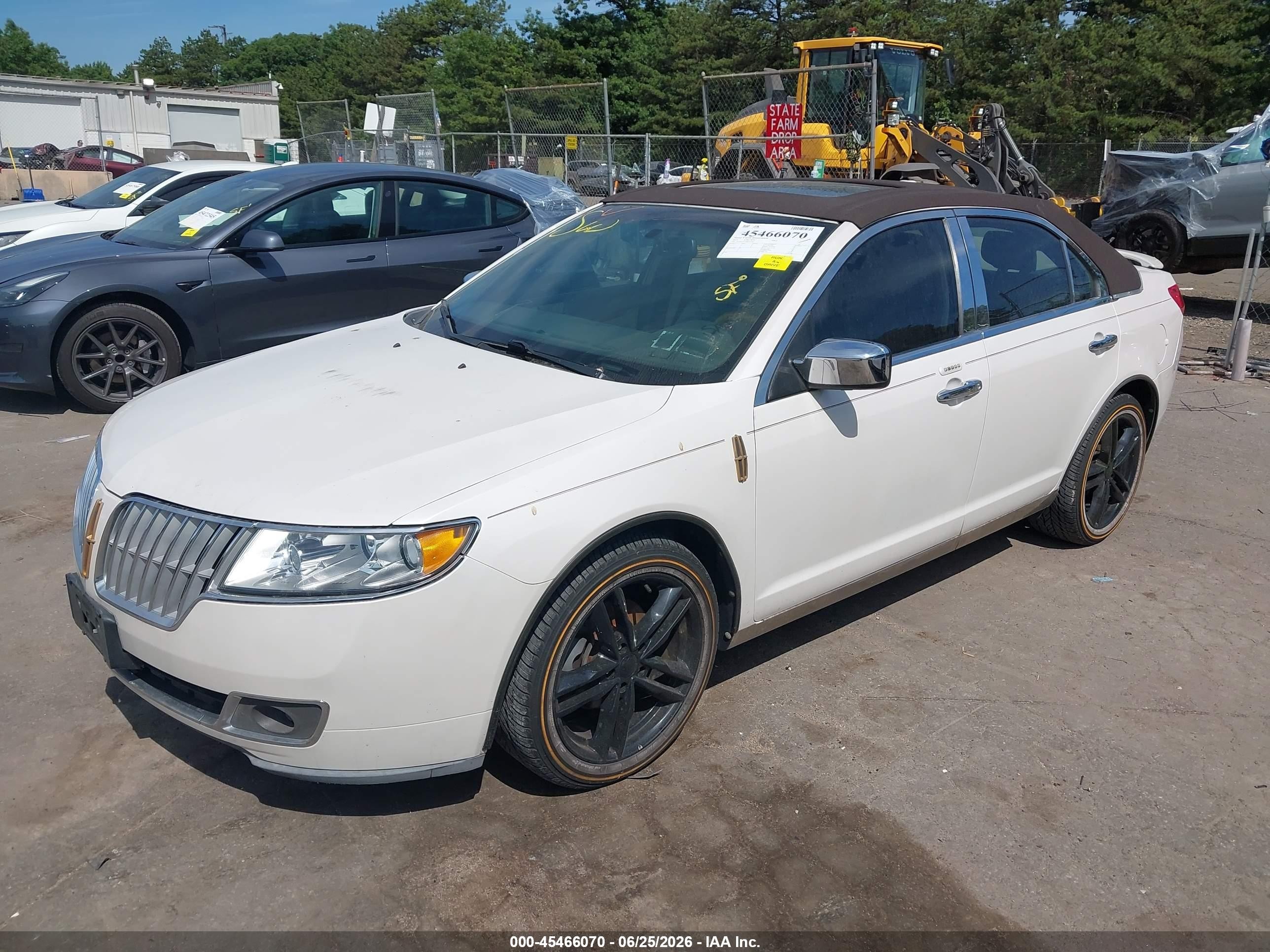 2011 Lincoln Mkz   White vin: 3LNHL2GC5BR765662