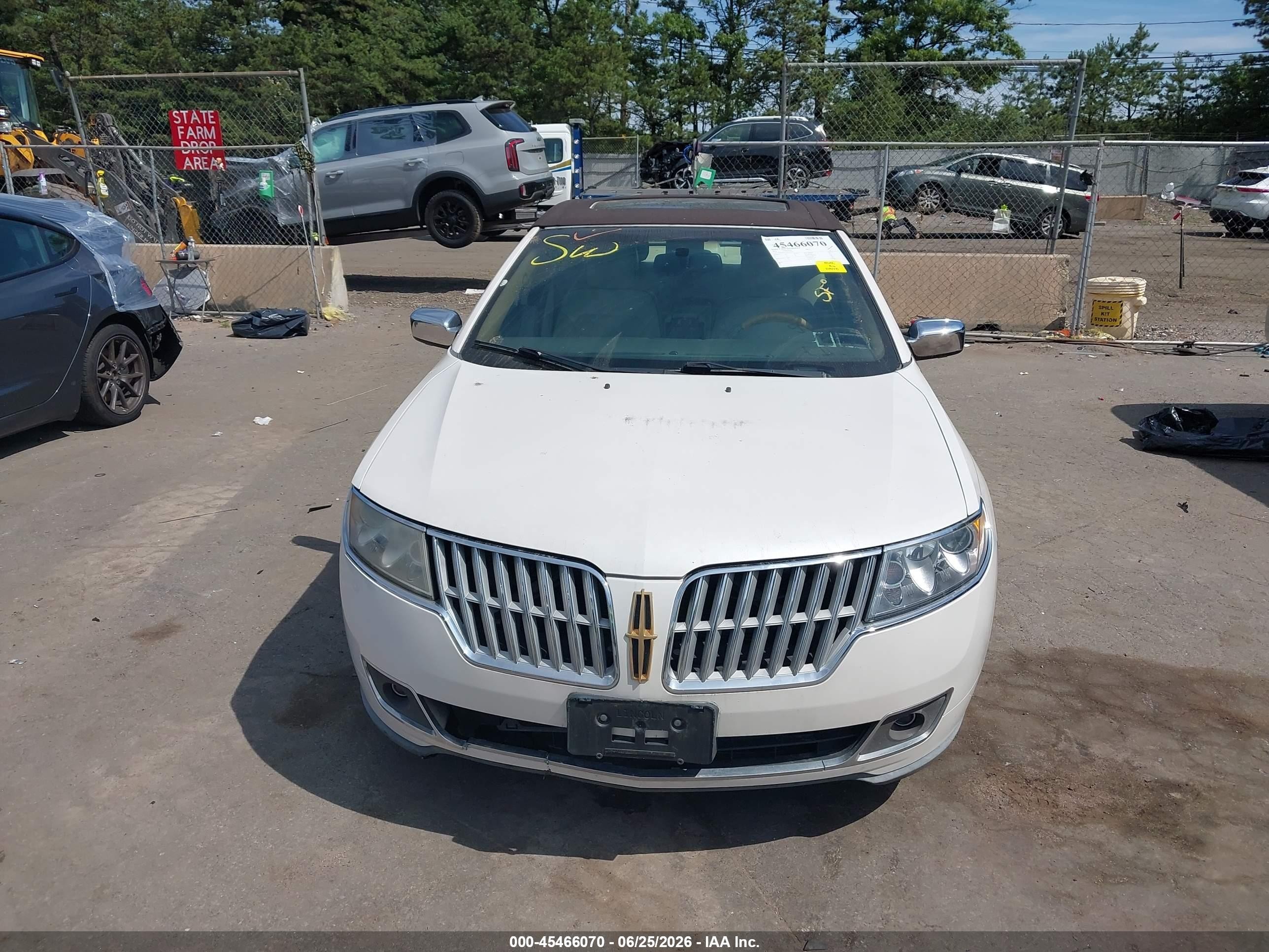 2011 Lincoln Mkz   White vin: 3LNHL2GC5BR765662