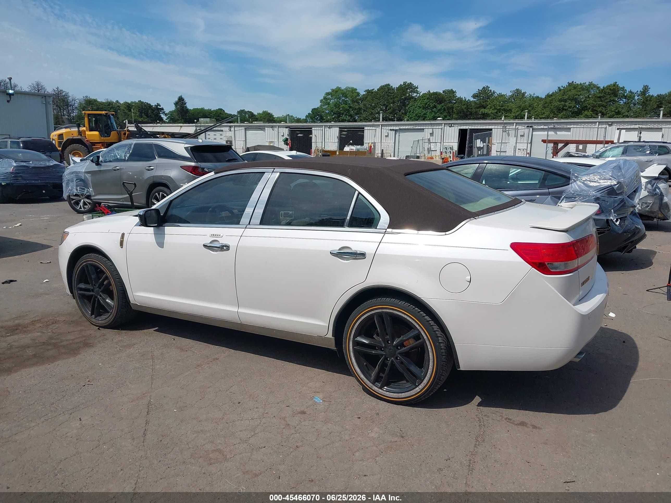 2011 Lincoln Mkz   White vin: 3LNHL2GC5BR765662