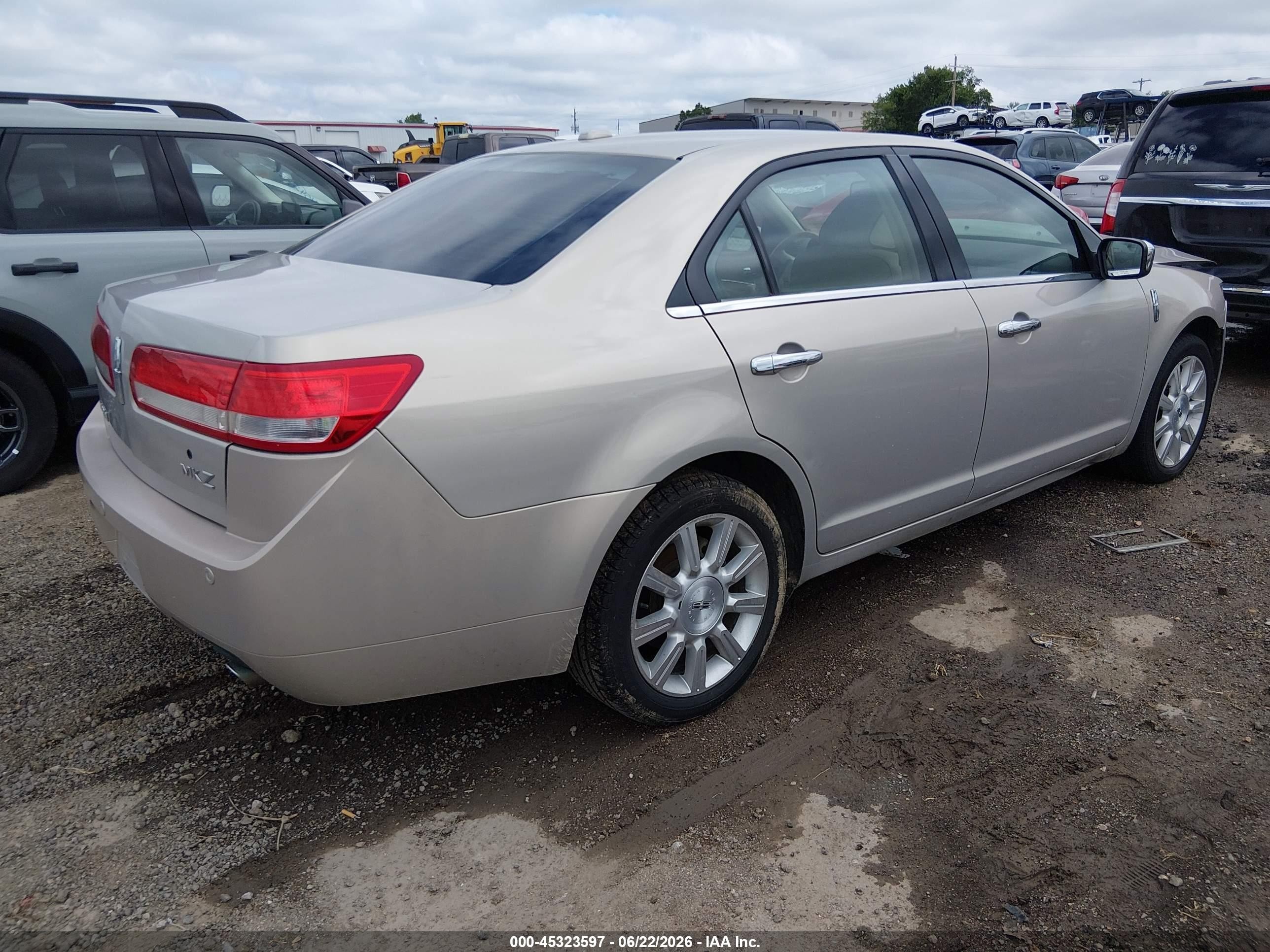 2010 Lincoln Mkz Gold vin: 3LNHL2GC6AR621097