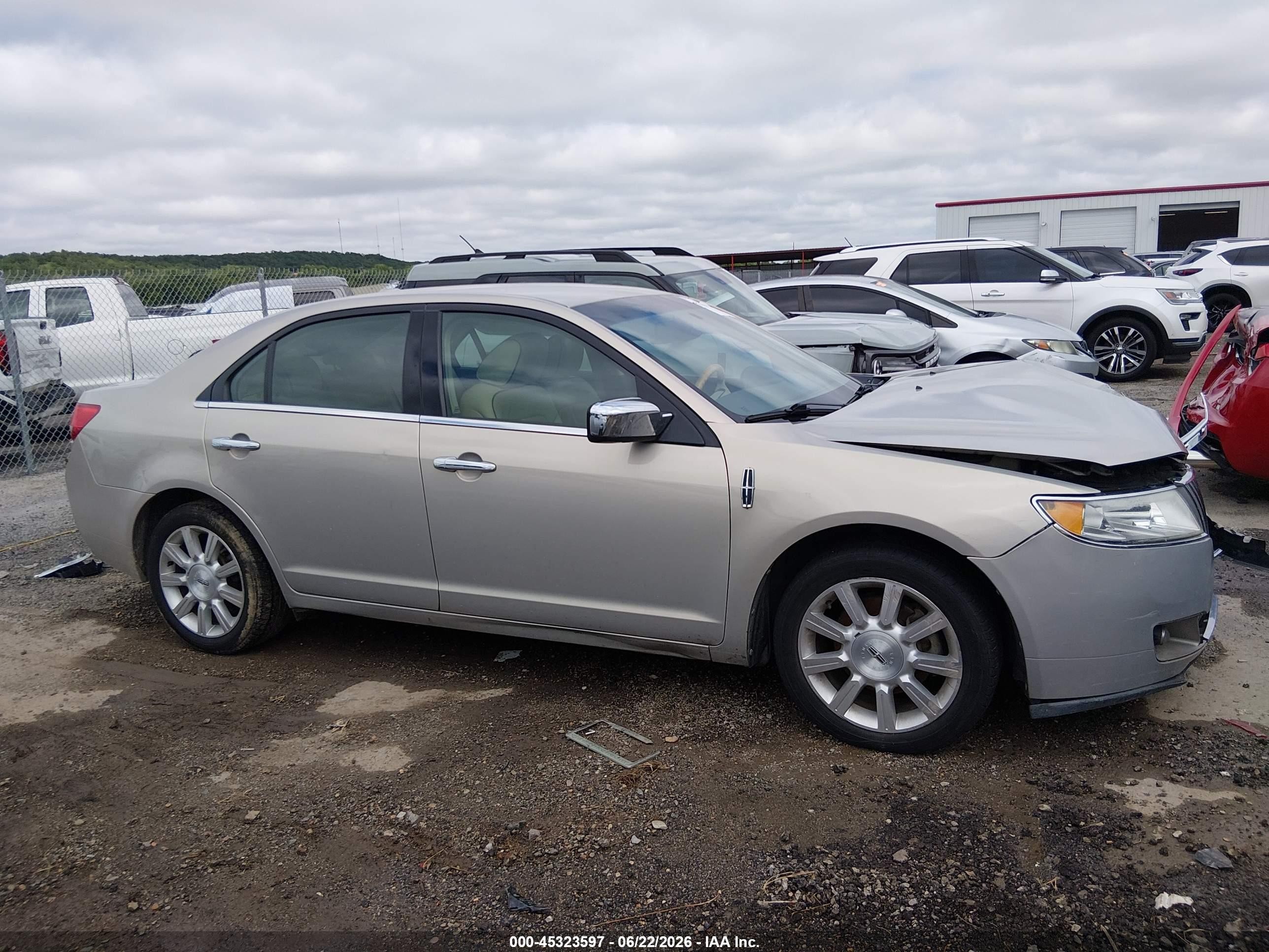 2010 Lincoln Mkz Gold vin: 3LNHL2GC6AR621097