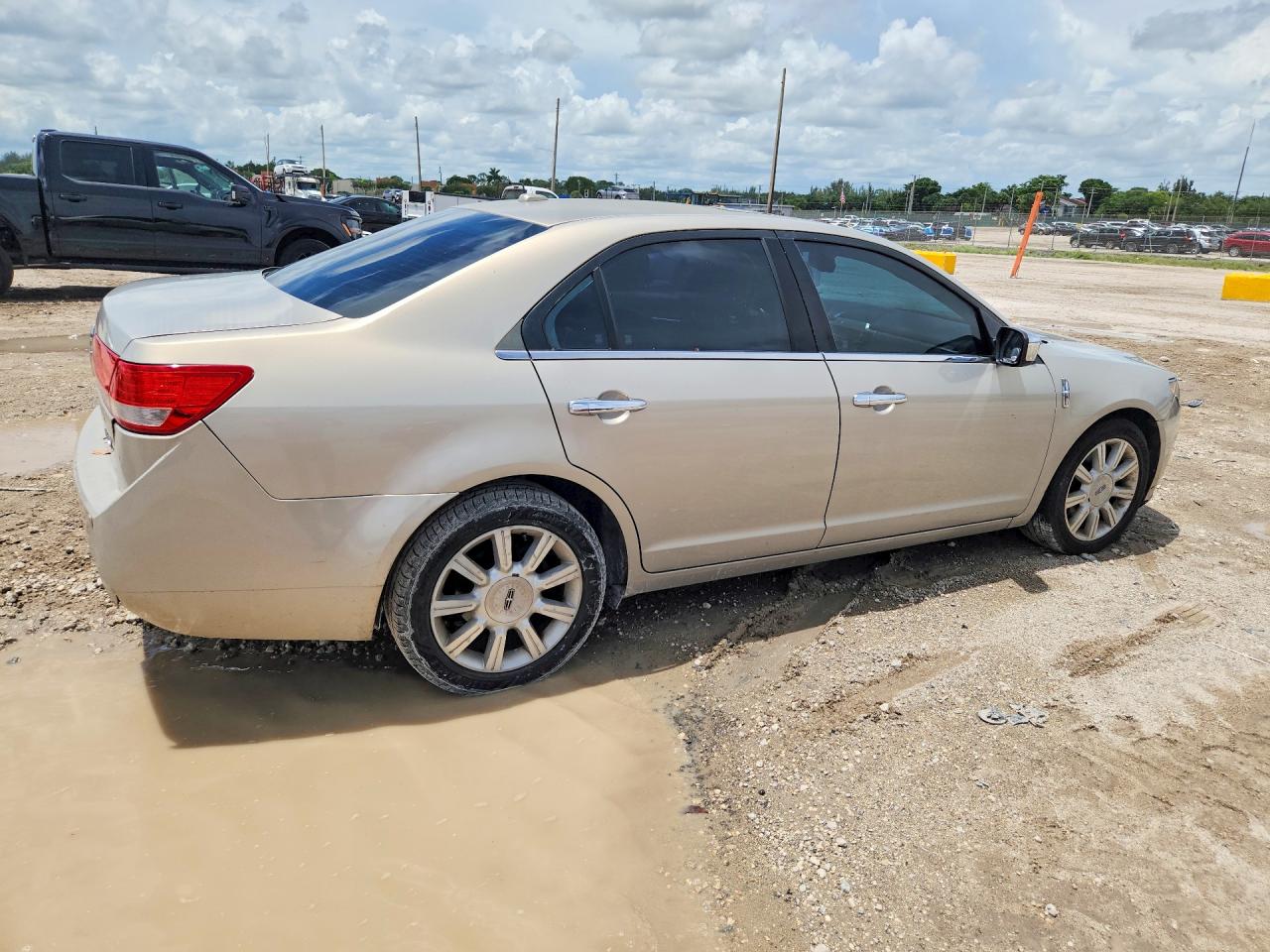 2010 Lincoln Mkz Beige vin: 3LNHL2GC7AR630827