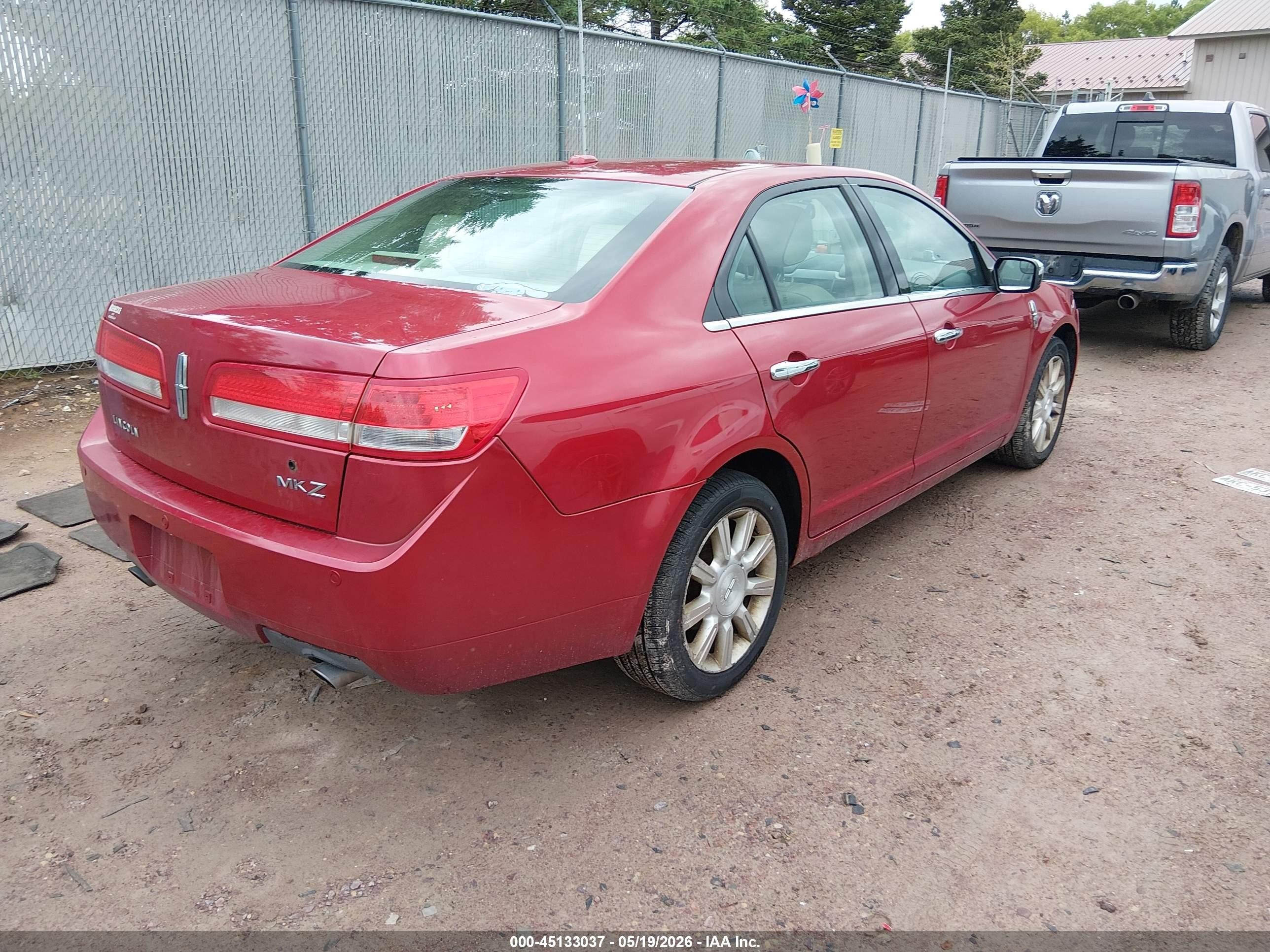 2011 Lincoln Mkz   Red vin: 3LNHL2GC7BR762164