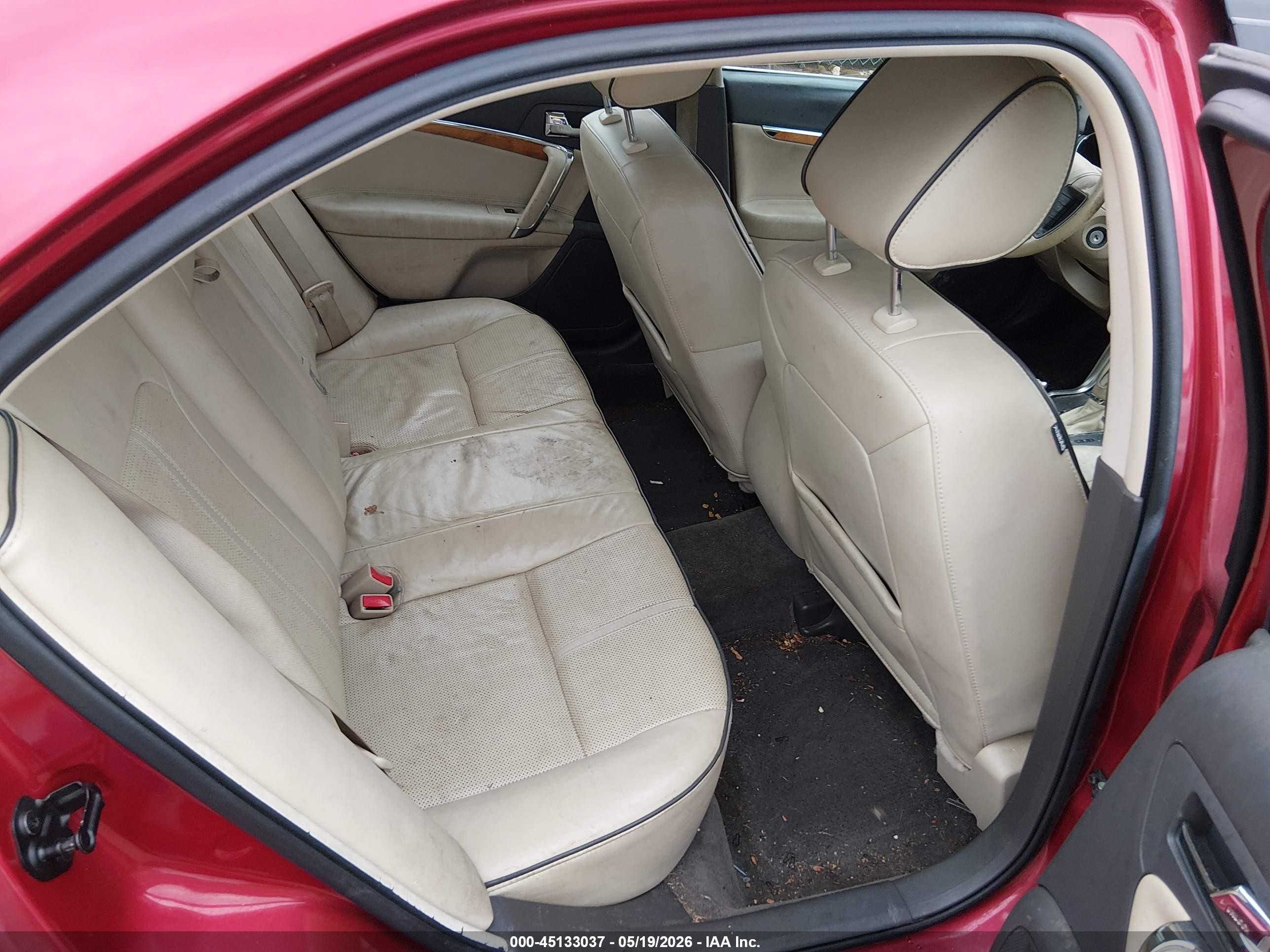 2011 Lincoln Mkz   Red vin: 3LNHL2GC7BR762164